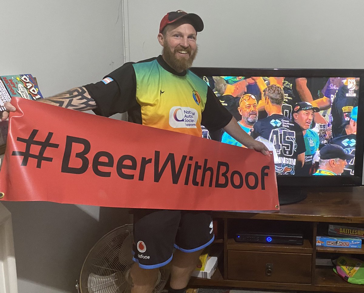 RedbackJim's tweet photo. #BeerWithBoof #Spontastic day https://t.co/dzP2HaBdK4