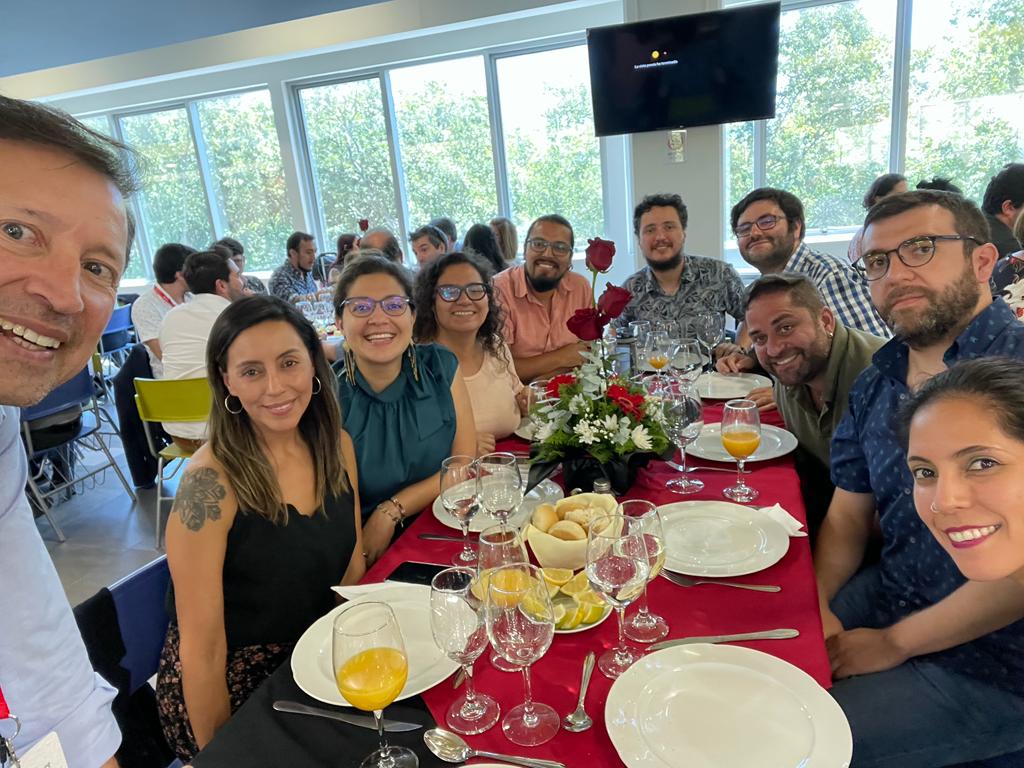 <a href="/D_ToroAscuy/">Daniela Toro Ascuy</a> <a href="/mbonhommec/">Macarena Bonhomme</a> <a href="/carlospenaf/">Carlos Peña</a> <a href="/Rodrigo54889865/">Rodrigo Montero</a> <a href="/cornejo_plaza/">María Isabel Cornejo Plaza</a> <a href="/igarzonvallejo/">Iván Garzón Vallejo</a> <a href="/rodrigobarciale/">rodrigo barcia</a> <a href="/albertolarrains/">Alberto Larraín</a> <a href="/E_Karahanian/">Eduardo Karahanian</a> <a href="/KlaudSand/">Klaudia_Sand</a> <a href="/Carocastillovi1/">Carocastillovicencio</a> <a href="/VaniaFigueroaI/">Vania Figueroa Ipinza</a> <a href="/MarlenBarreto5/">Marlen Barreto</a> <a href="/KarlosEsse/">Karlos EH</a> <a href="/NancyAlvaradoAl/">Nancy Alvarado</a> <a href="/Paula_A_Santana/">Paula</a> <a href="/valvillalobosl/">Valeria Villalobos</a> @Pm87Alex <a href="/DMacLeodCarey/">Desmond MacLeodCarey 🇨🇱</a>