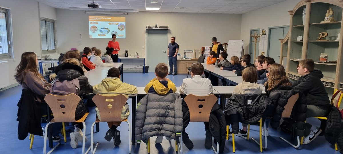 SBP87400's tweet photo. Découverte des formations pour les 4e du collège à la Fédération compagnonnique de Limoges et visite de la cité des métiers et des arts.
Merci pour l'accueil, les explications et les ateliers !
#parcoursavenir https://t.co/nZAV5jJKYU