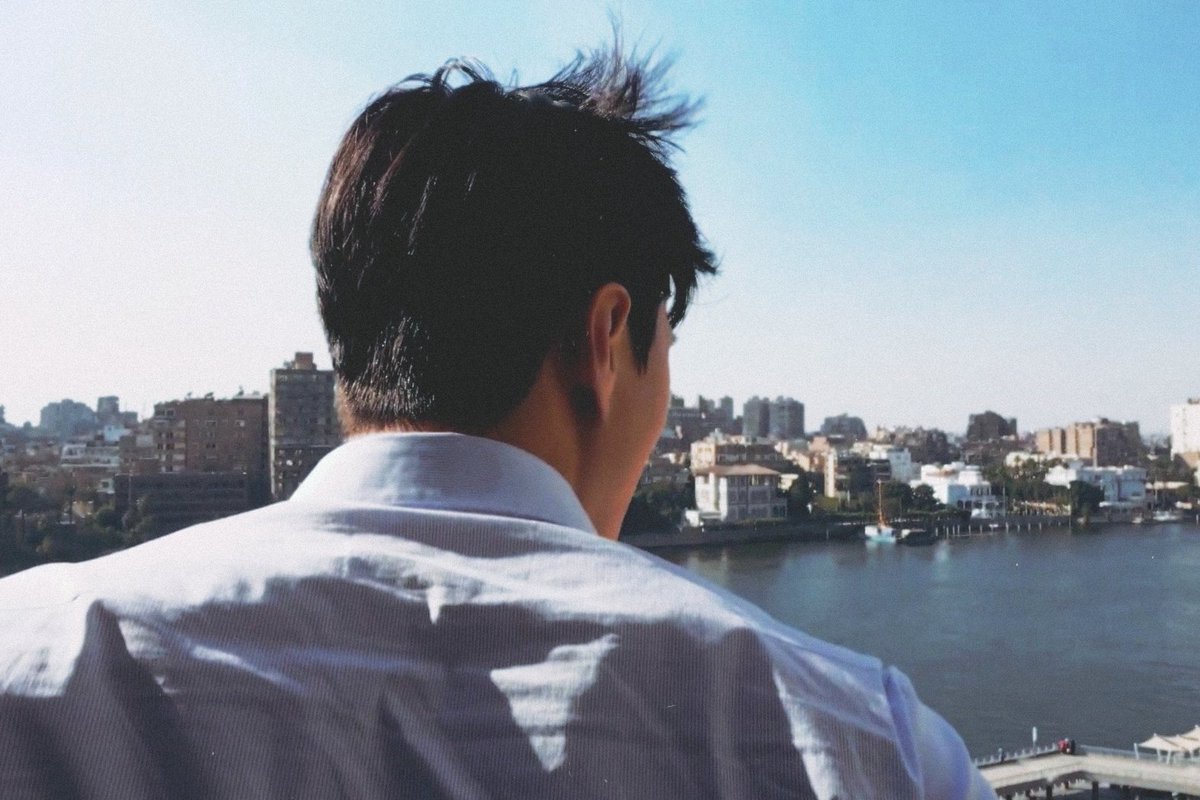 kyoongsverse's tweet photo. #SEHUN in egypt 📸 https://t.co/6Shr2YqbI4