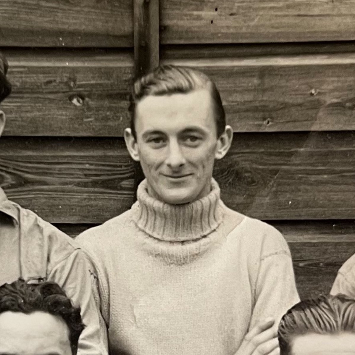 OfficialWands's tweet image. HAPPY 103rd BIRTHDAY GEORGE TAYLOR! 🥳 We paid a visit to George today &amp;amp; give him his well earned goalkeeper jersey with his age on the back! He showed us some photos of him from the early 1940's and discussed how well Cray are doing in the league!
1/2
@SkySportsPL @markmcadamtv