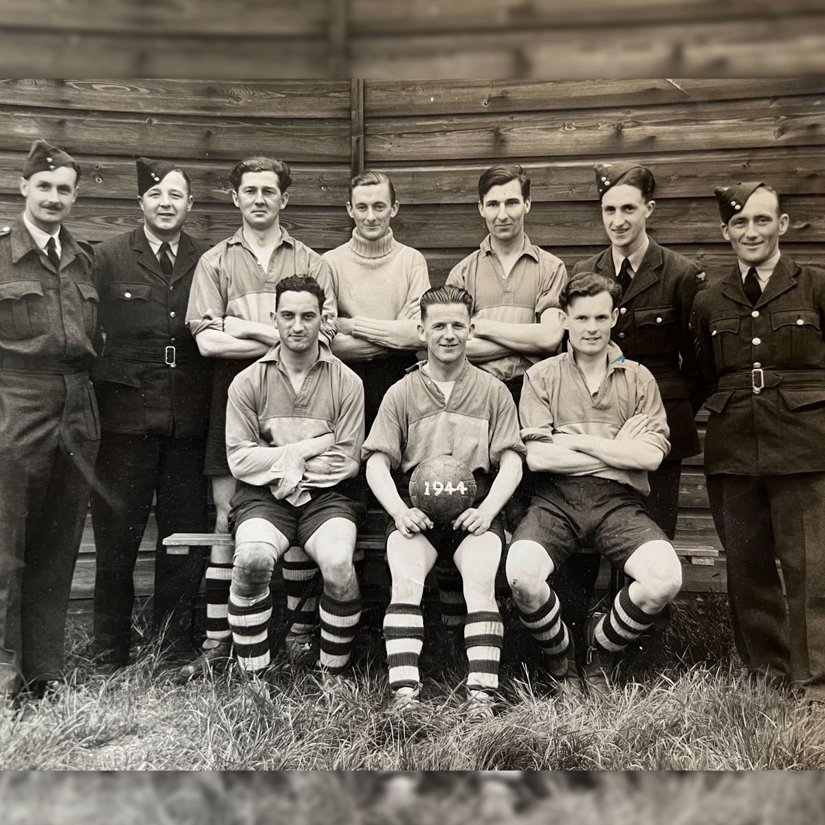 OfficialWands's tweet image. HAPPY 103rd BIRTHDAY GEORGE TAYLOR! 🥳 We paid a visit to George today &amp;amp; give him his well earned goalkeeper jersey with his age on the back! He showed us some photos of him from the early 1940's and discussed how well Cray are doing in the league!
1/2
@SkySportsPL @markmcadamtv