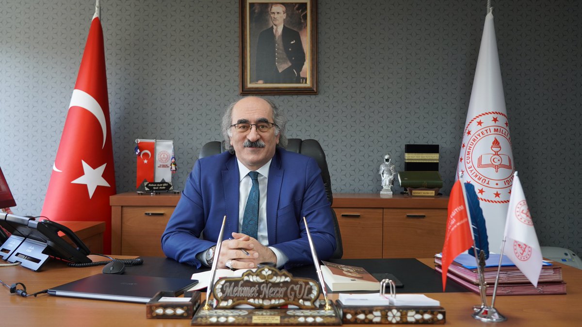 🔴Genel Müdürümüz Mehmet Nezir Gül, 2022-2023 Eğitim-Öğretim Yılı birinci döneminin sona ermesi üzerine mesaj yayımladı.
dogm.meb.gov.tr/www/genel-mudu…