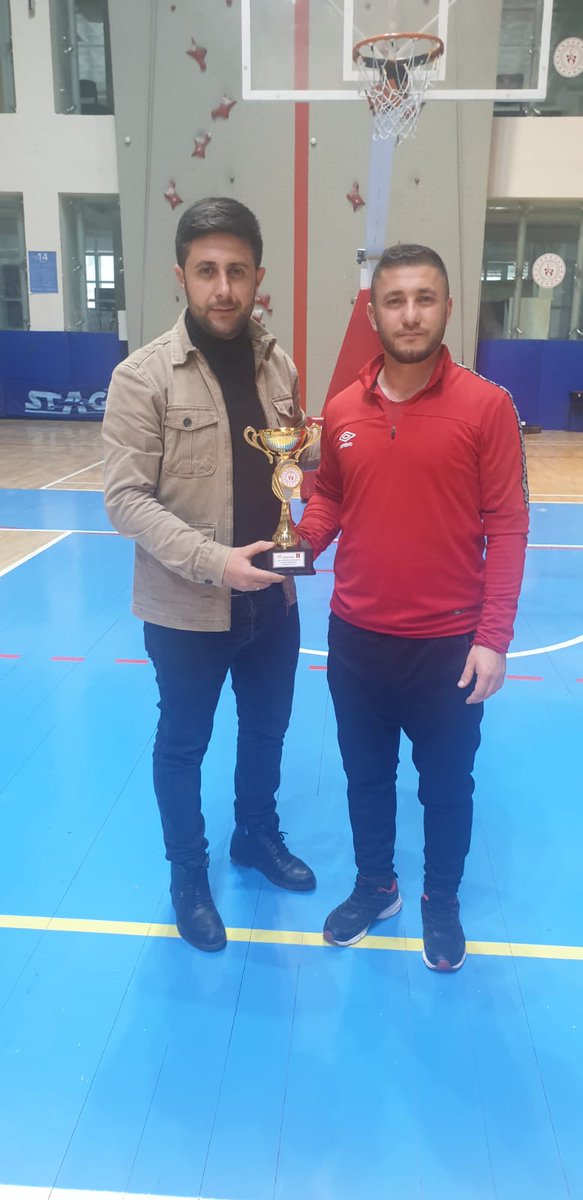 Okul sporları Basketbol Müsabakalarında dereceye giren öğrencilerimi ve büyük emek veren Beden Eğitimi öğretmenimiz Savaş KAYA'yı tebrik ediyoruz.🏆🏆🏆
<a href="/YalnTUNEL2/">Yalçın TUNÇEL</a> 
<a href="/BulanikMem/">Bulanık İlçe Milli Eğitim Müdürlüğü</a> 
<a href="/EnverkV/">Enver KIVANÇ</a>