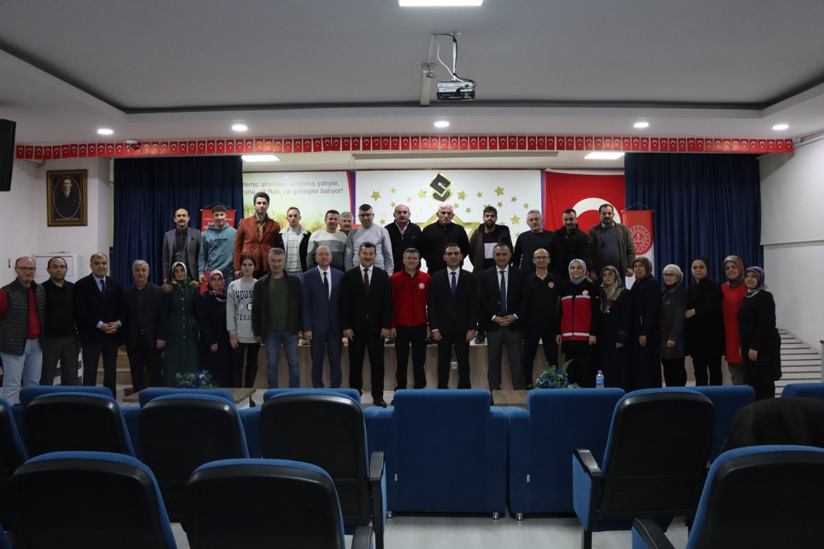 Destek Hizmetleri Genel Müdürümüz Sayın Levent Özil, Öğretmen Yetiştirme ve Geliştirme Genel Müdürümüz Sayın Cevdet Vural ve Müdürümüz Sayın Ahmet Özdemir Müdürlüğümüz İlk Yardım Eğitim Merkezince verilen İlk Yardım Eğitimlerini ziyaret etti.

<a href="/tcmeb/">Millî Eğitim Bakanlığı</a> <a href="/ahmetozdemirmem/">Ahmet Özdemir</a>