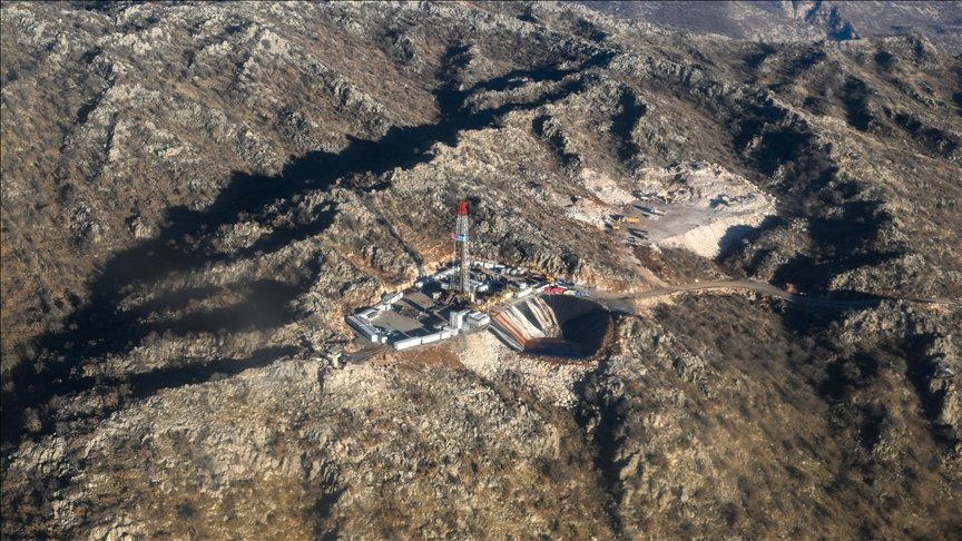 Enerjide Yerli Üretim |

Şırnak'ta yer alan Gabar Dağı'ndaki petrol rezervlerinde günlük 7 bin 800 varil üretim yapılıyor. Gabar'da rezervlerin net 150 milyon varil büyüklüğünde olduğu biliniyor. Bereketli olsun

(TPAO)