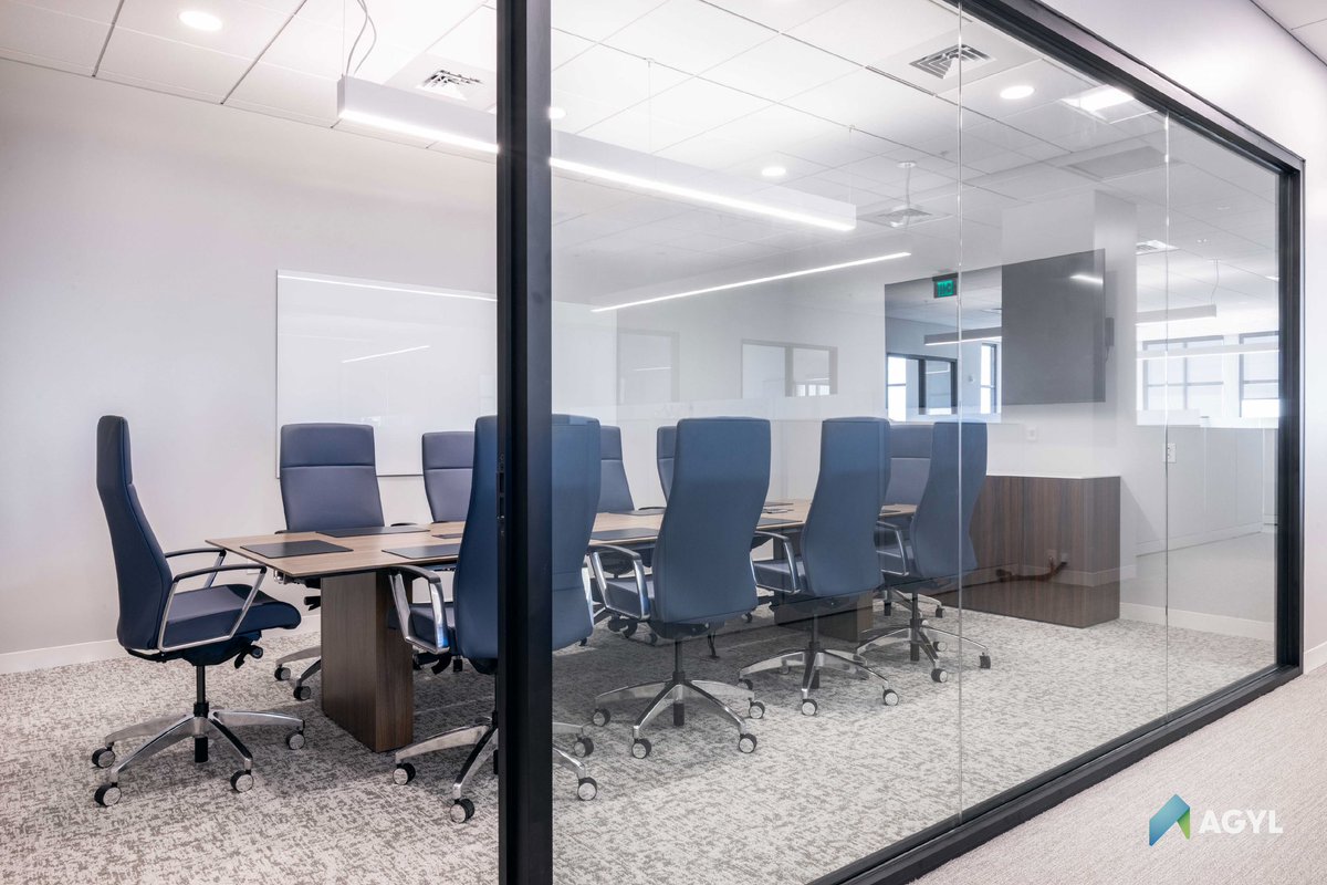 thinkAGYL's tweet photo. Auburn Bank’s stunning new headquarters in downtown Auburn, AL was an incredible project to be a part of for our AGYL team. Our solutions allowed them to open up several keys spaces, creating a modern and efficient atmosphere for the bank’s employees and customers. https://t.co/mv7SdPsbhv