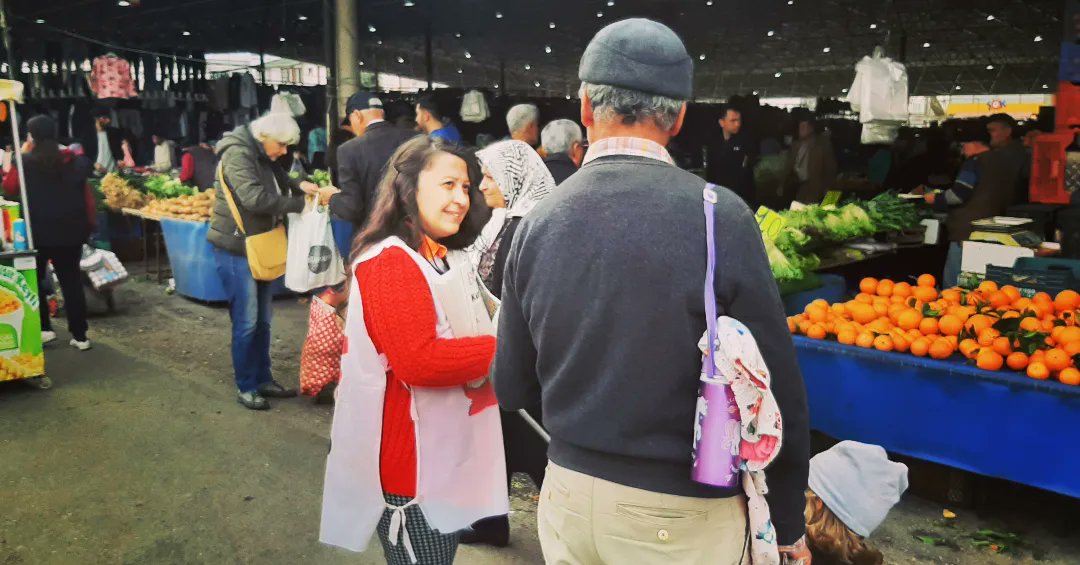 semtevi_altnova's tweet image. 📢 Kurye &quot;Böyle Gitmez&quot; dedi.

🗞 Bizim Gazete&apos;nin (@bizimgazeteden) bu haftaki sayısını #Altınova&apos;da emekçilere ulaştırdık. 

#BöyleGitmez