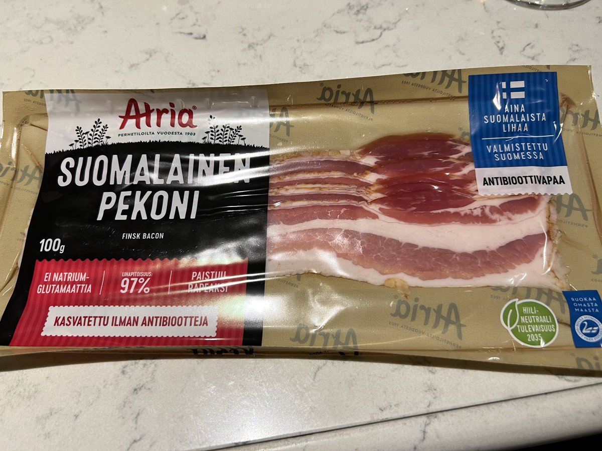 Nyt Atria suomalainen pekoni valmistetaan Suomessa, Nurmossa, suomalaisesta lihasta  ja erityisen ylpeä voi olla meidän tuottajista, joiden työ varmistaa sen, että eläimiä ei tarvitse lääkitä ja tuote on antibioottivapaa. Suomalaisin pekoni 💙<a href="/Atria_Oyj/">Atria Oyj</a>