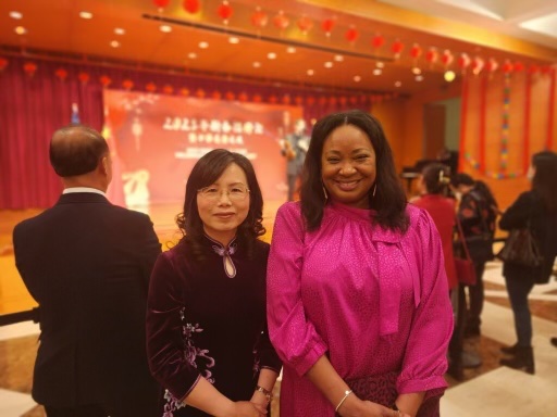 Minister Xu Xueyuan, DCM of the Embassy of the People’s Republic of China (left) and Secretary of State of the District of Columbia Kimberly Bassett (right) 