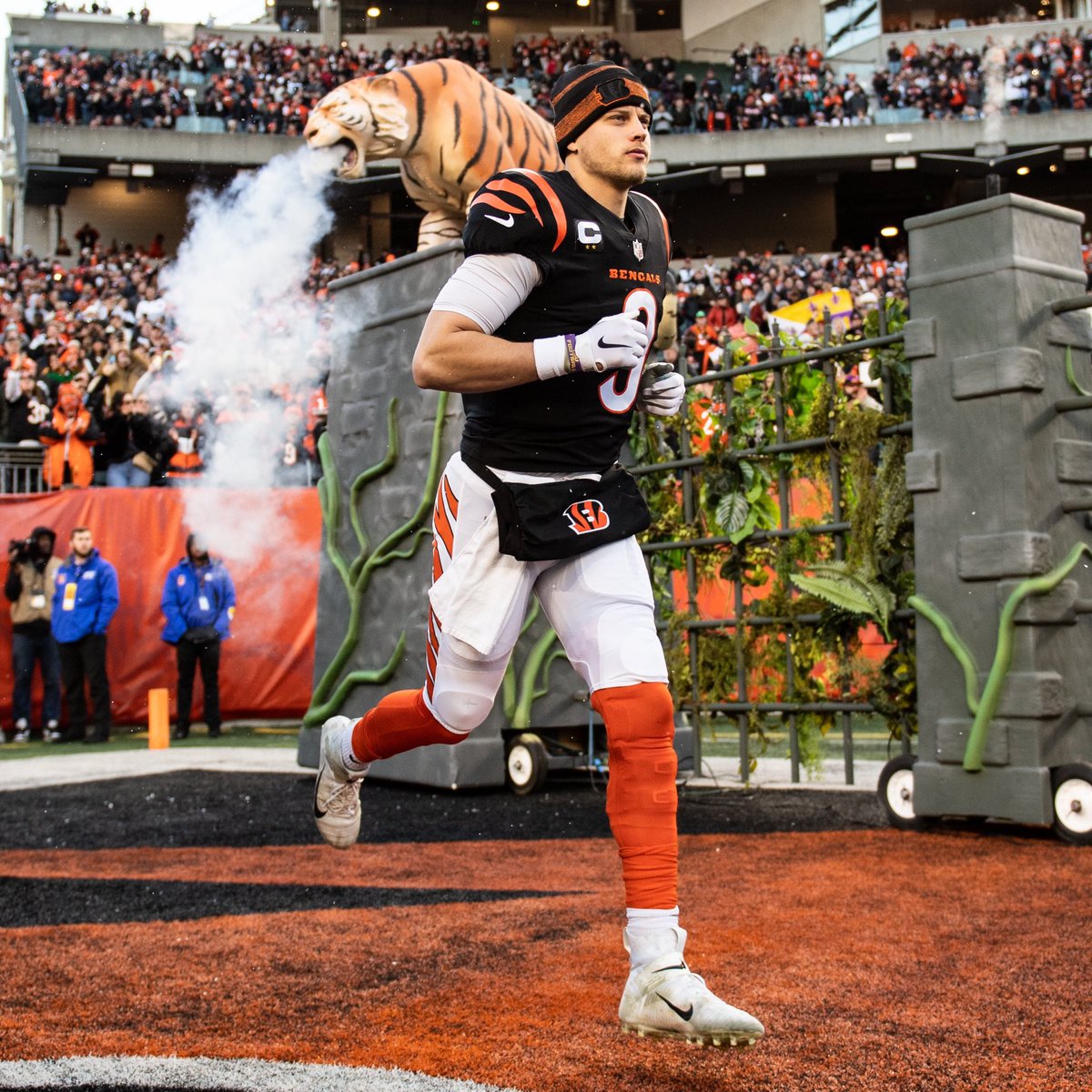 SirBoywonder513's tweet photo. If God Was An NFL Quarterback… 
He’d Be Joseph Lee Burrow 🐅🐐 #KingBurrow #JoeCool #JoeShiesty #JoeFranchise #JoeBrrr🥶 https://t.co/V1m1urSgfa