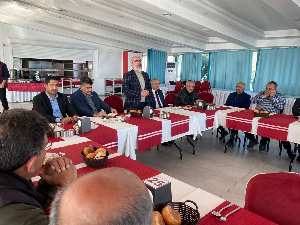SinerHalit's tweet photo. İşyeri temsilcilerimizle yaptığımız toplantıya Genel Başkan Yardımcımız Sayın Atilla OLÇUM Katılarak gündeme dair konularda istişarede bulunduk https://t.co/mSxEfRUa2a
