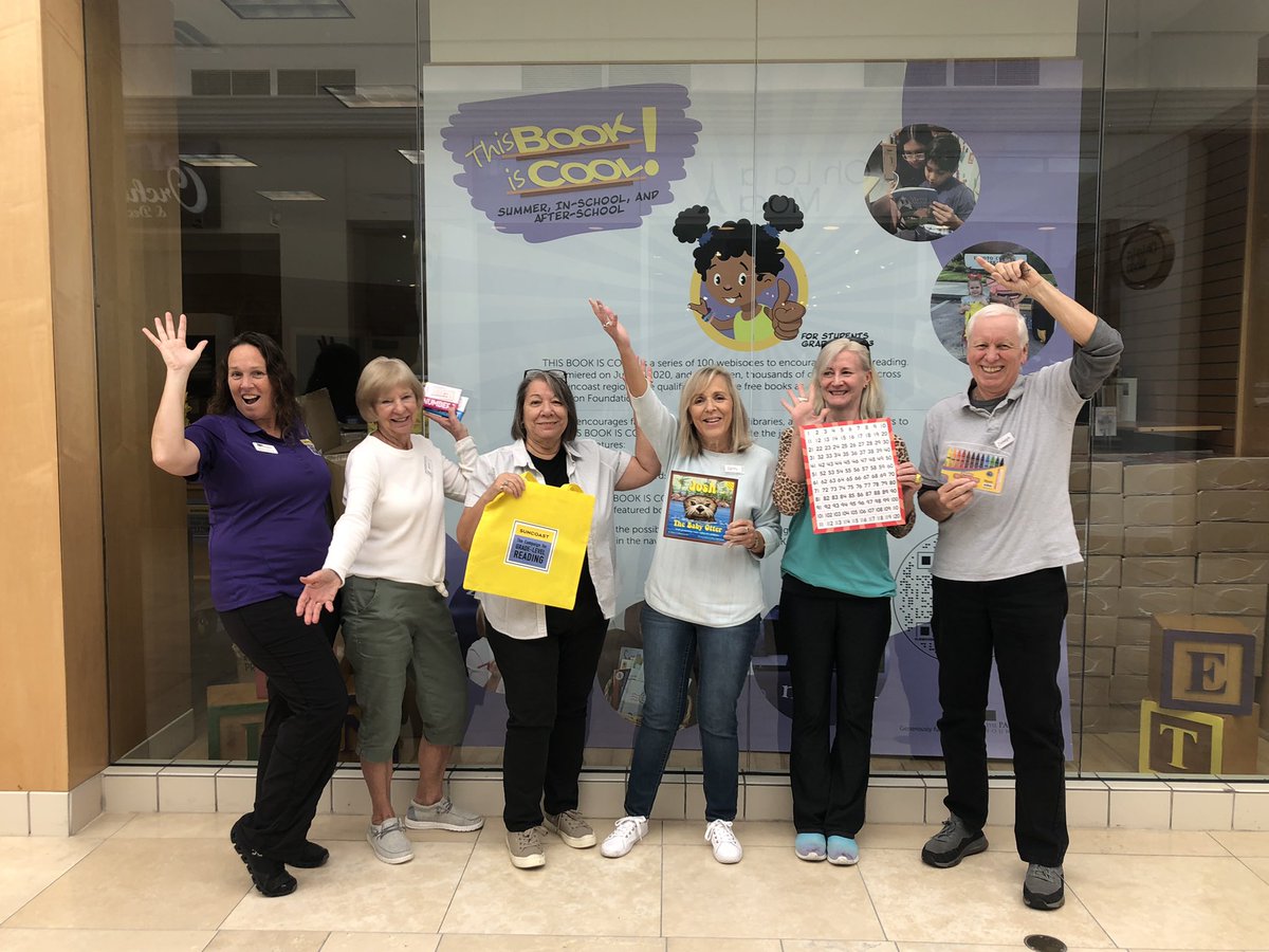 DonnaPuhalovich's tweet photo. Doing important work with @SuncoastCGLR while having fun with volunteers is the best way to spend a Friday! @MHirsteinTPF @ThePattersonFdn Preparing Kindergarten Readiness bags for @sarasotaschools @Manateeschools https://t.co/Fw9iAKqmYl