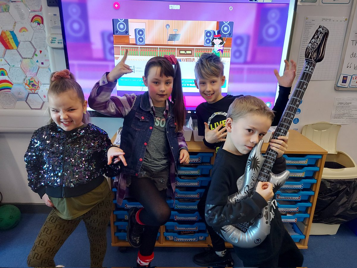 EastfieldPSHull's tweet photo. #4KC looked fantastic in their rock star outfits for TTRS Launch Day! 🎸🤘We loved putting our times table knowledge to the test! #epsmaths https://t.co/dtWmN0bHig