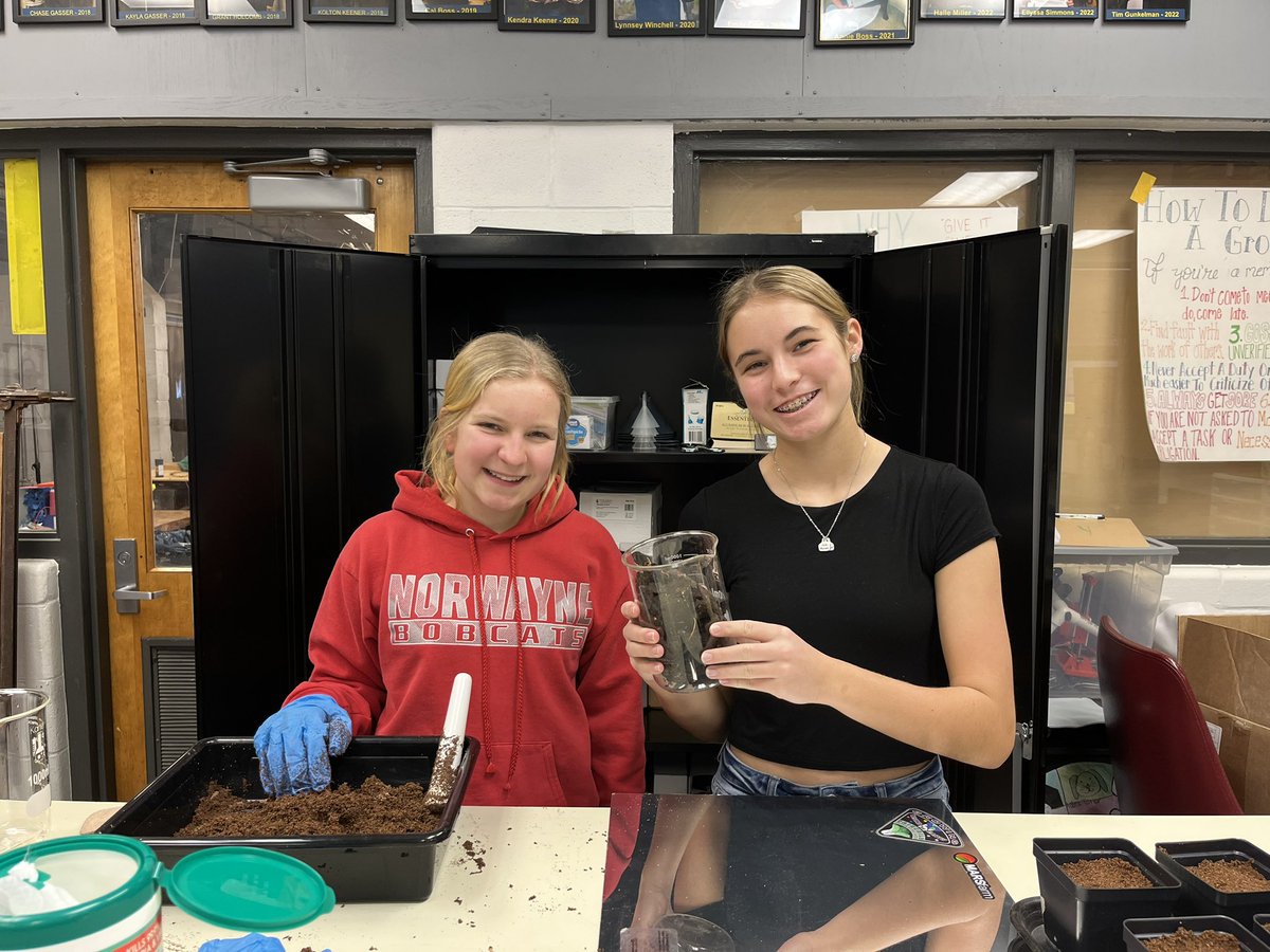 _norwayneffa's tweet photo. NASA Misome Trial 2!! Freshmen Madicyn Rupp and Brianna Jentes have taken on the task of conducting our second trial of growing misome using, you guessed it, red wiggler worm tea! #cadillacofworms @GrowBeyondEarth @getMARSfarm https://t.co/ZkEJiRDAvx
