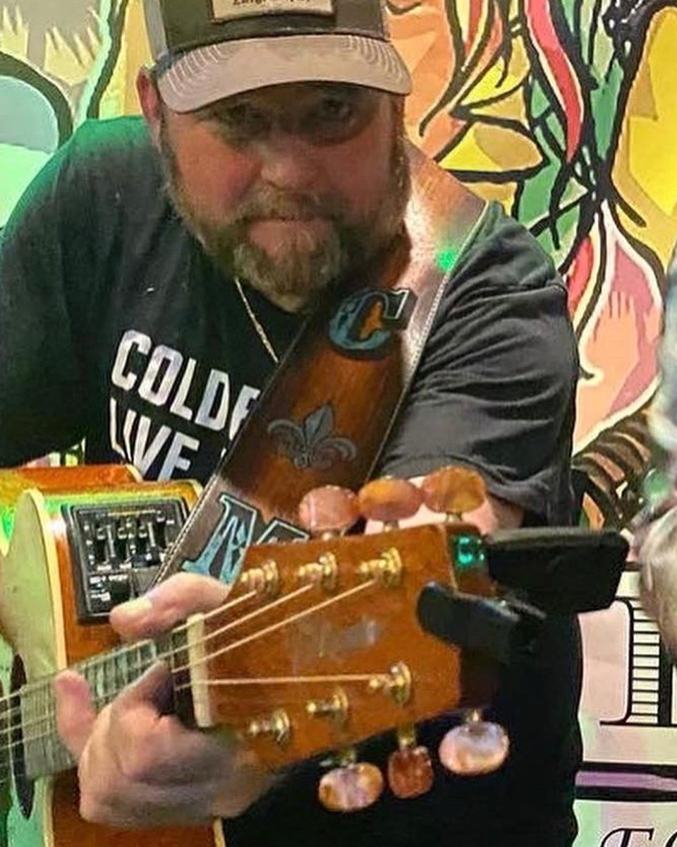 Throwing a Friday Night party at the Purple Parrot Beach Bar &amp; Grill tonight! See y’all at 6pm! #chrismoreau #chrismoreaumusic #realcountrymusic