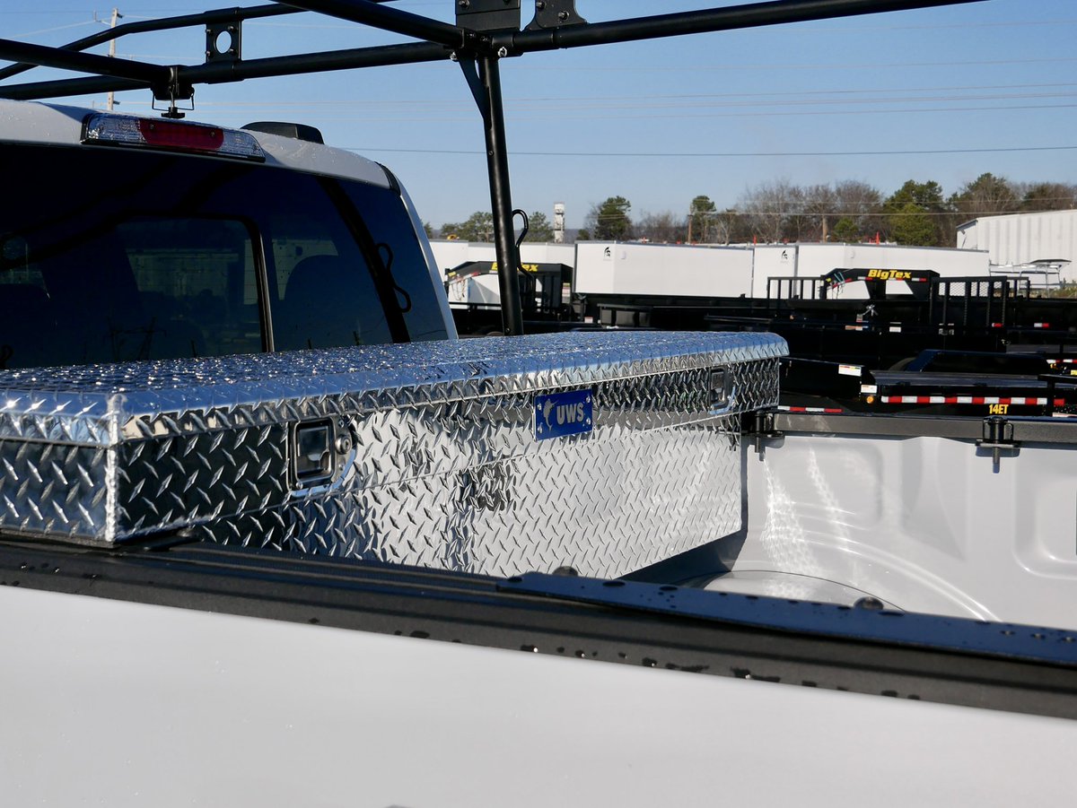 4tntusa's tweet photo. Another job done 👍🏻

A work truck doesn’t have to look like a work truck…this is one good looking F-150 with a @weatherguardnation ladder rack and UWS toolbox. 

Drop a 😎 in the comments if you would use this as your day to day work truck…?

#truck #truckaccessories #4tntusa https://t.co/kUZCbKiKwR