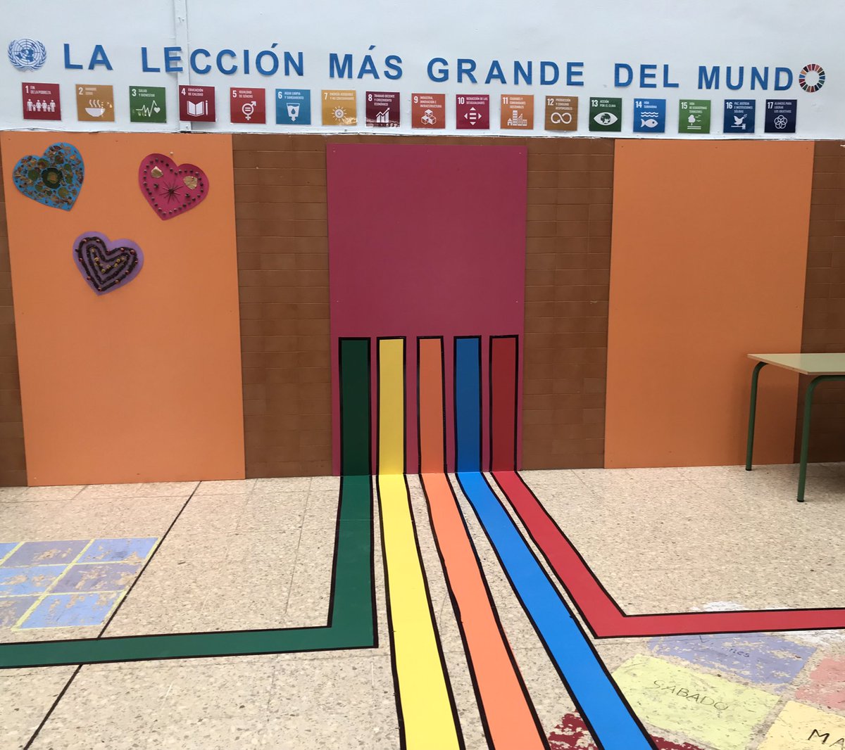 CEIPGumersindo's tweet photo. Ya tenemos preparados nuestros Caminos de La Paz  #GlobalGoalsExplorers @TheWorldsLesson   Continuamos realizando nuestros retos para avanzar. https://t.co/gTQ2qdBnky