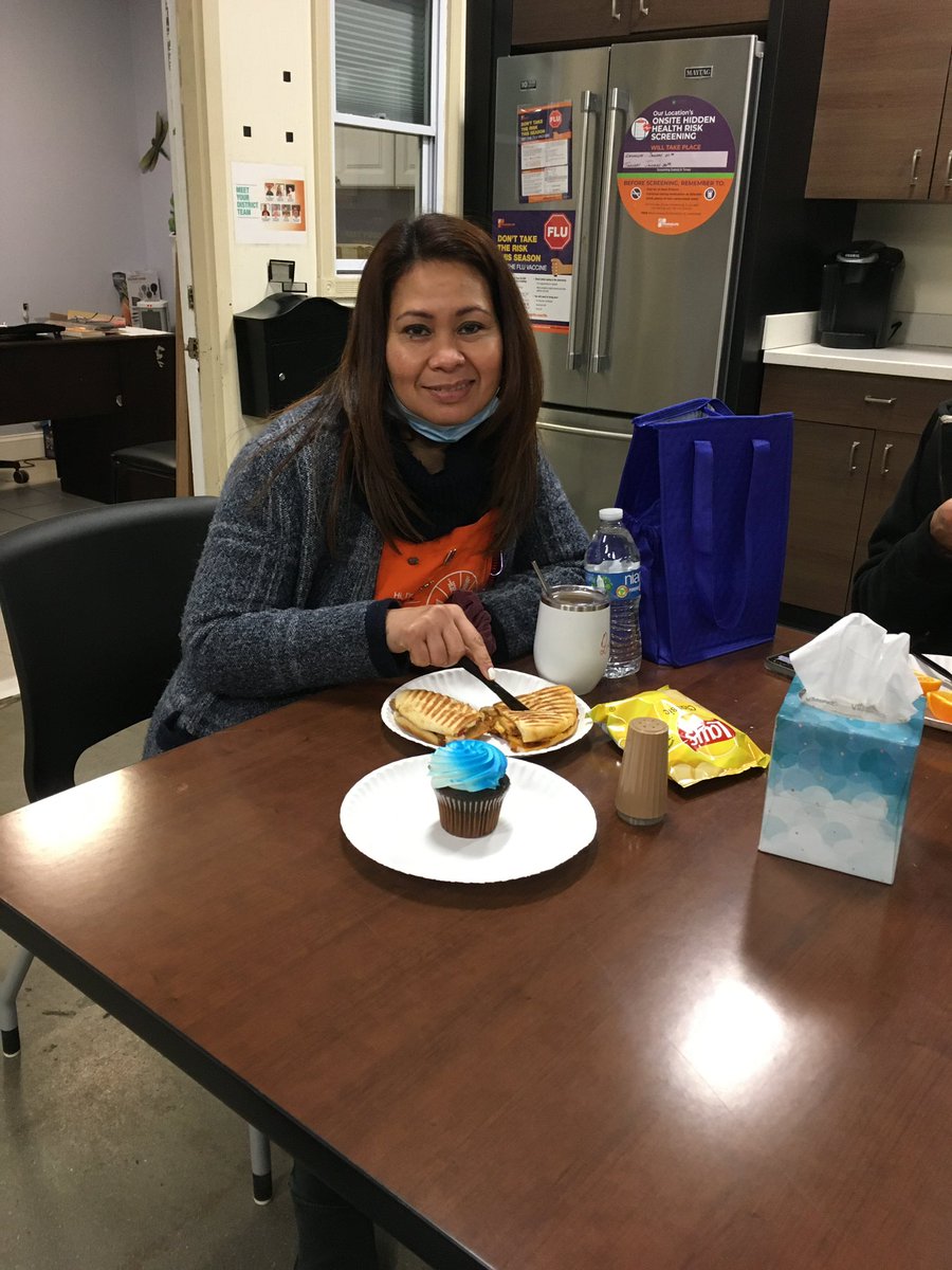 Celebrating brown bag lunch at the Paramus HD! Enjoy! <a href="/Tino_Longobardi/">Tino Longobardi</a> <a href="/LourdesPerry15/">Lourdes Perry</a> <a href="/JesseSalem6/">Jesse Salem</a> <a href="/pdc4846/">Djalmar</a>