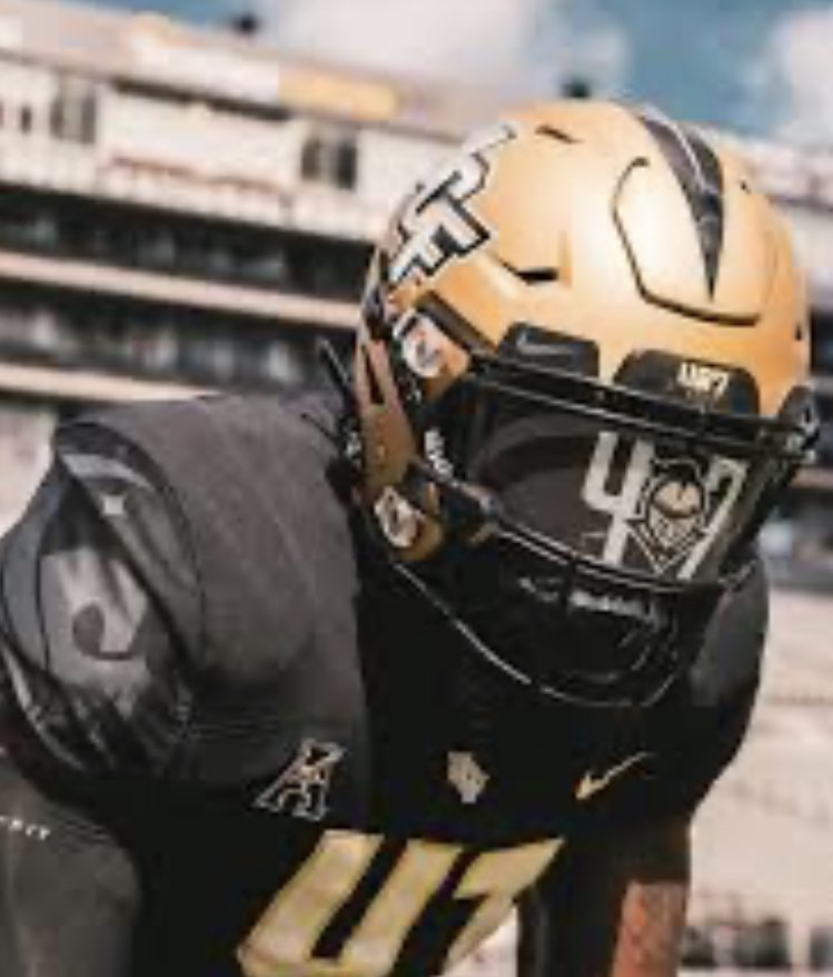 I’m very excited to announce that I have received an offer from UCF!@UCF_Football <a href="/Coach_Martin95/">Coach Kenny Martin</a> <a href="/UCFKnights/">UCF Knights 🌴</a> <a href="/coach_ingman/">Coach Ingman</a> <a href="/CoachDebus/">Coach Debus</a> <a href="/CoachNorus/">Coach Norus</a>