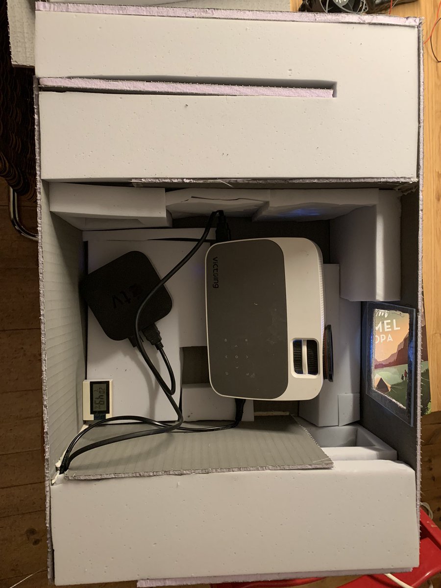 Paperino_io's tweet image. #Hushbox update: sound absorbing foam and deflecting glass #mirogardplus added, quiet fans not yet running. Let’s see how much the temperature increases inside the box #realworldtest #unendlichegeschichte