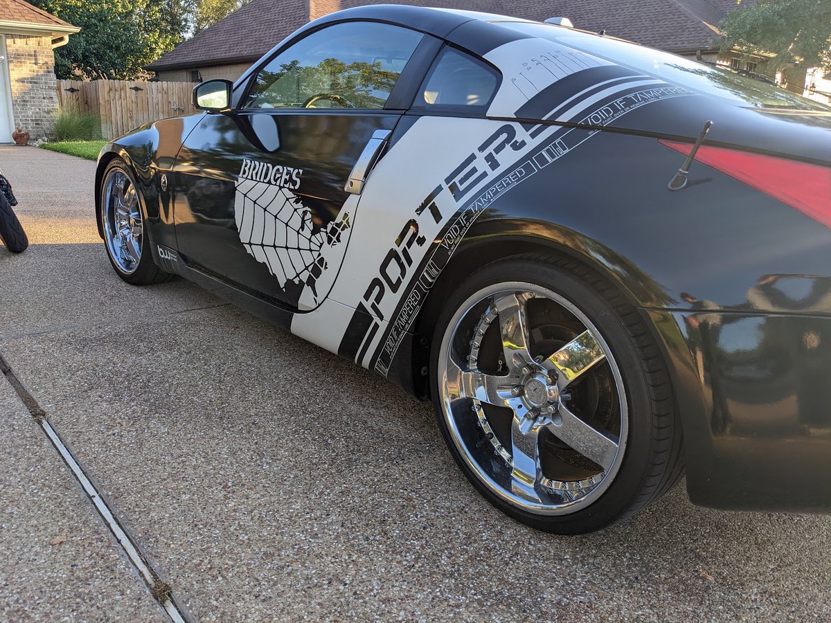 alexbecker_'s tweet photo. @Kojima_Hideo  Fan made Death Stranding themed vehicle wraps. Honda CB650R &amp; Nissan 350z
https://t.co/H1hDK1bg4A

#KojimaProductions #DeathStranding #DeathStranding2 #VinylWrap https://t.co/P9Vd6Z3LHn