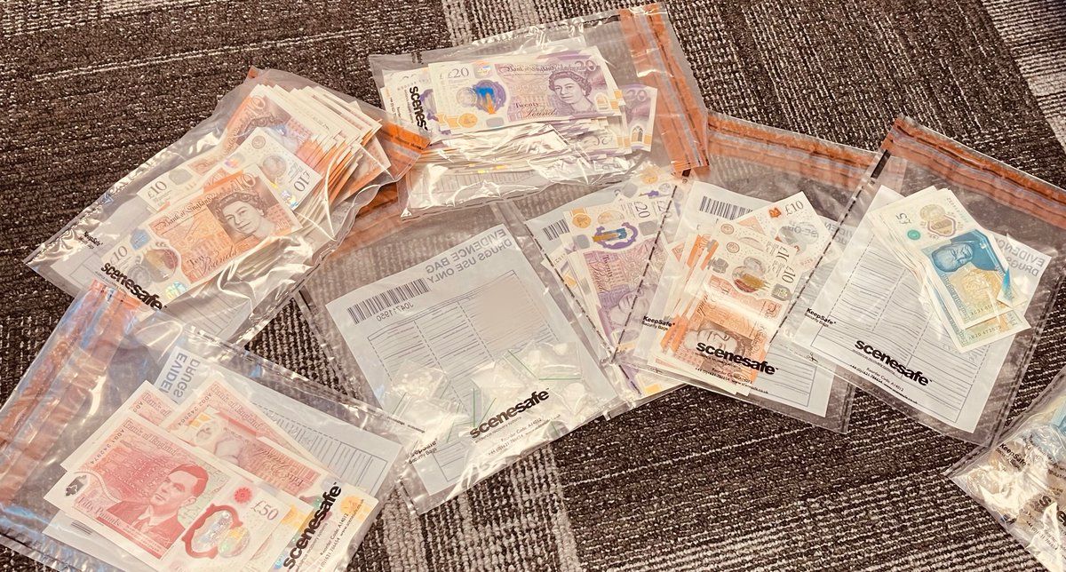 StaffsDogs's tweet photo. We have arrested two males this afternoon after their vehicle was located travelling through the #Stafford area. During searches of the vehicle we have seized over ยฃ5000 in cash as well as a quantity of Class A Drugs. An investigation has now begun. #Shift5Dogs ๐พ https://t.co/gUhfW7lZrl
