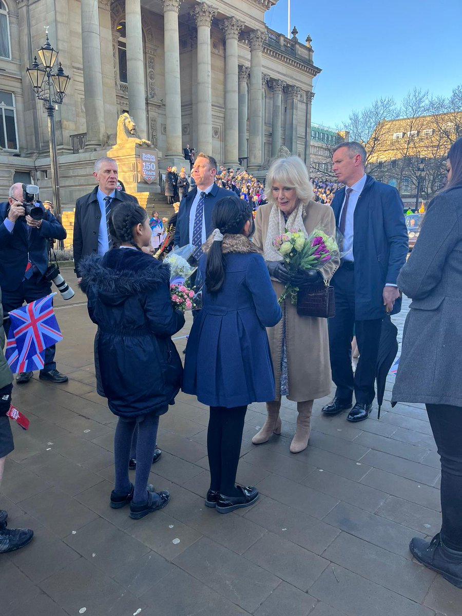 We hope His Majesty The King & Her Majesty The Queen Consort had a spectacular & memorable visit to Bolton this afternoon. We were honoured. 👑 

Thank you to you all for gathering in Victoria Square to give them a big Bolton welcome. 🎉 

#RoyalVisitBolton

@RoyalFamily
