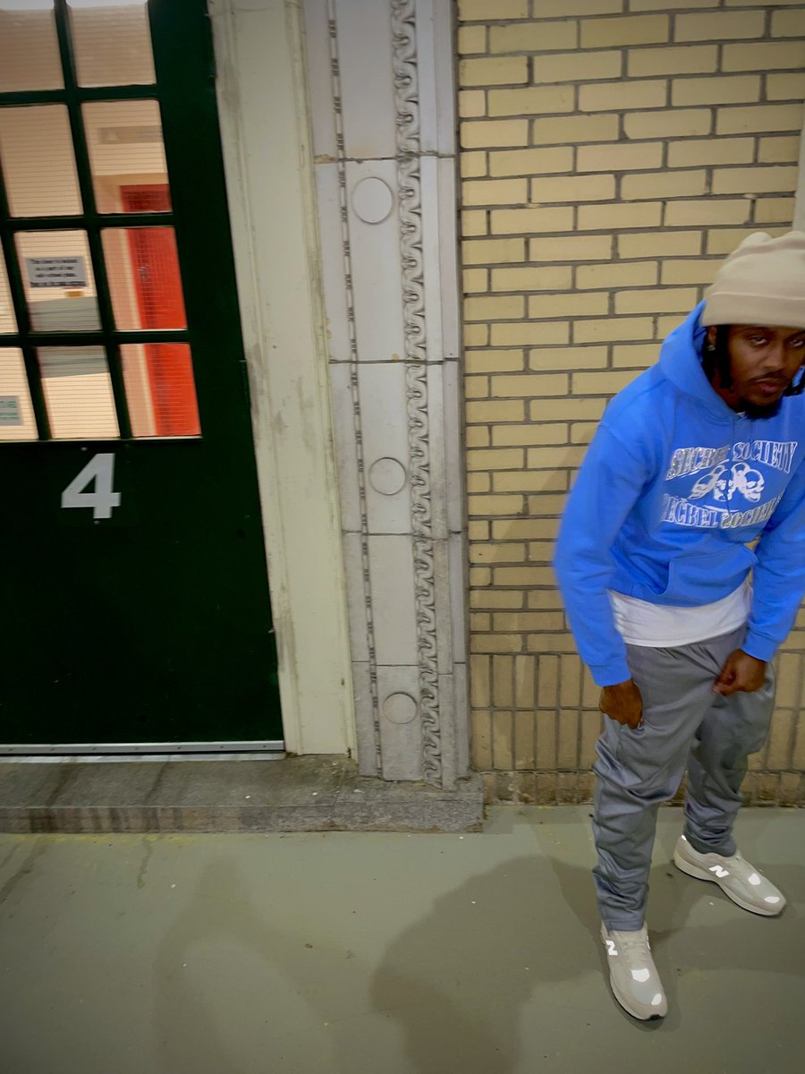 yungxguapo's tweet photo. rather you than me ๐ค#duceduce https://t.co/blkPfiu6yY