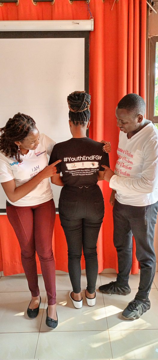 Never underestimate the power of young people.
They are well positioned to influence positive change and impact lives of Young Girls.
#YouthEndFGM because they Can:
#EducationForAll #EducationDay #LeadingSDG4 @RaisingTeensUg1 @HPRW_Uganda @youthhubafrica
