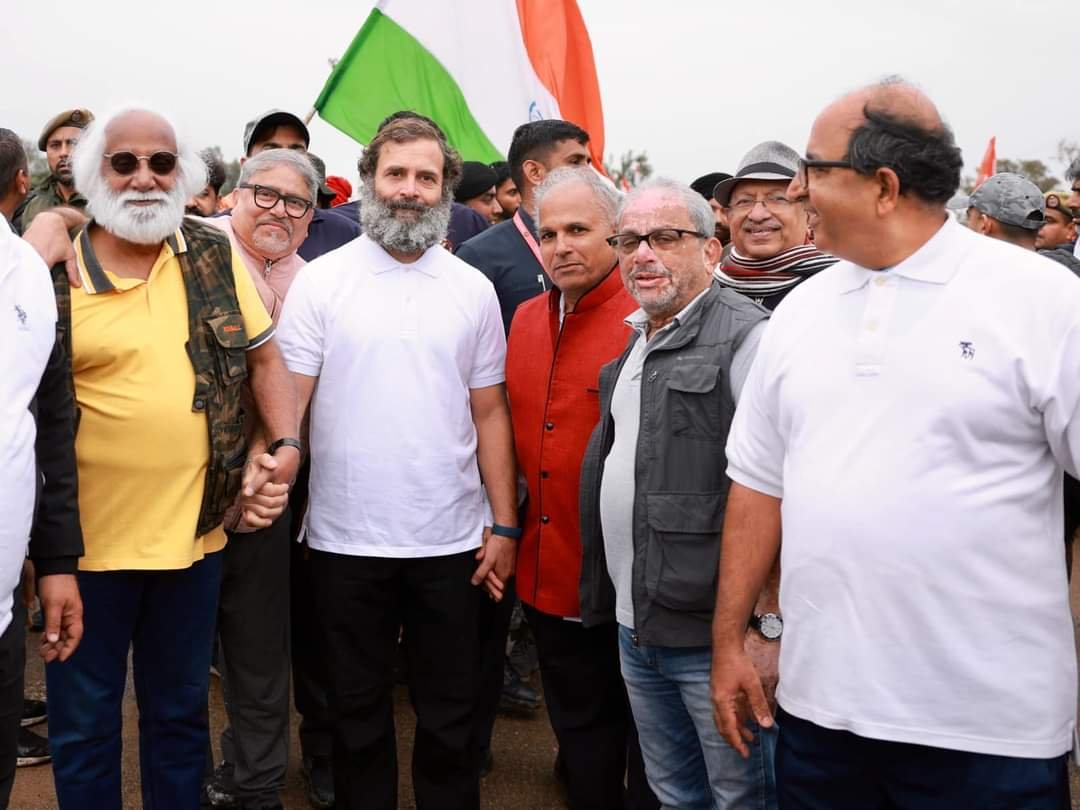 Goa's Dakshinayan Squad join Rahul Gandhi's Bharat Jodo Yatra. Senior Consultant Editor Raju Nayak, Writer/Thinker/Industrialist Datta Naik, Dilip Prabhudesai, Writer/Journalist/Activist Dilip Borkar &amp; Mohandas Lolienkar #BharatJodoYatra #goa