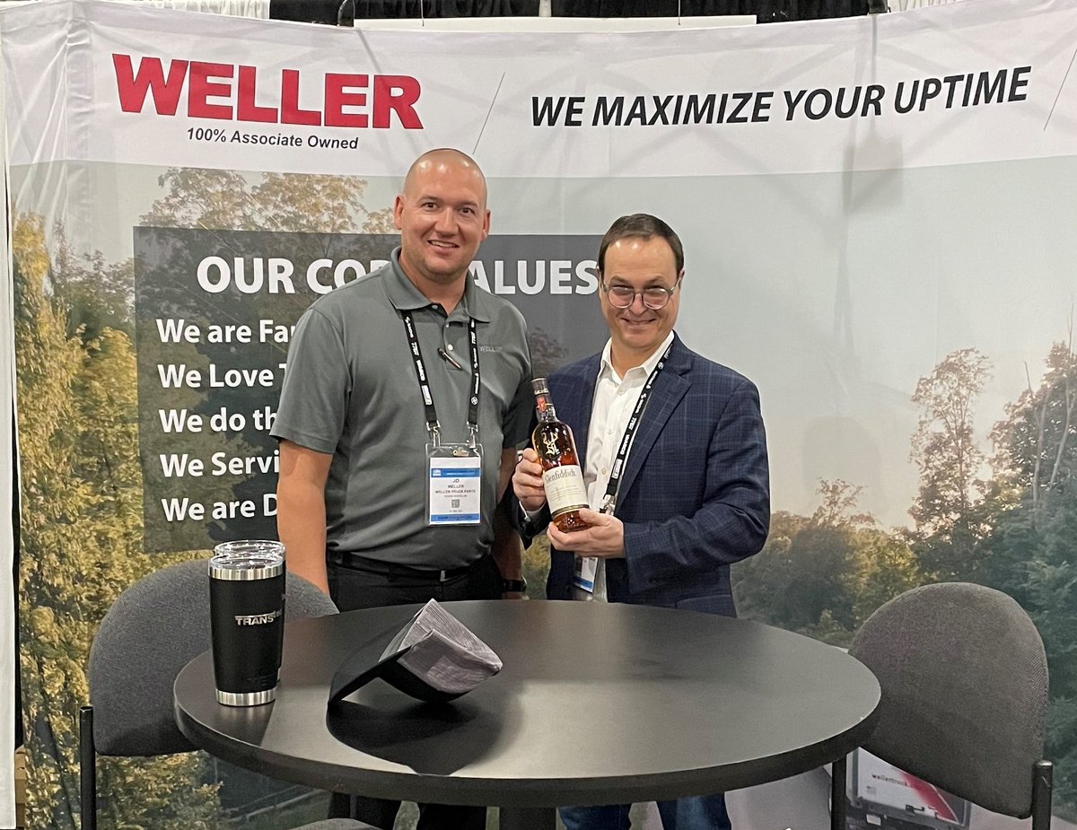 GenFitLLC's tweet photo. HUGE thank you to @HDAWConference &amp; fellow attendees for such an awesome show! Special shout out to our bourbon &amp; whiskey raffle winners pictured here! We're already looking forward to next year! #HDAW23 #heavyduty #aftermarket #trucks https://t.co/wMnermfWtt