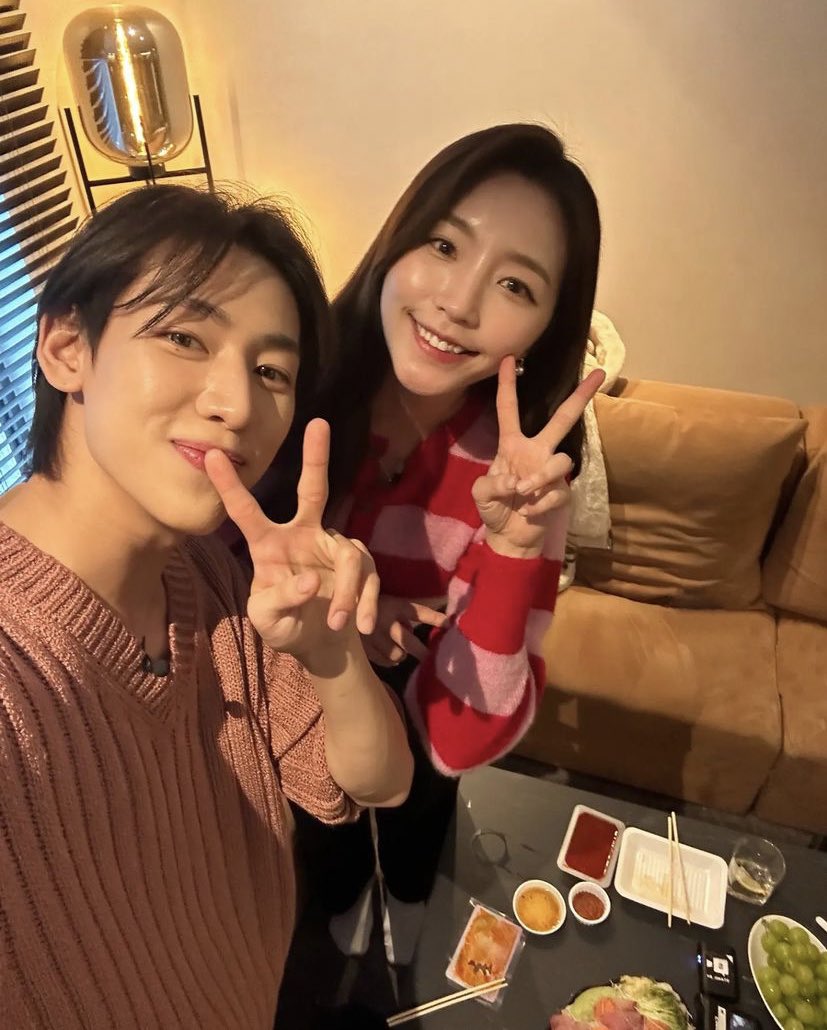 abogumn's tweet photo. haeeun new post with bambam

“bambam-a thankyou so much for inviting me as your first guest 💙💛💚 i was so happy and didn’t know how many time i almost shed tears because i received the gift and your big heart. what a really warm person😭❤️ (cont)

#TransitLove2 #Exchange2 https://t.co/NO88rzZ9kg