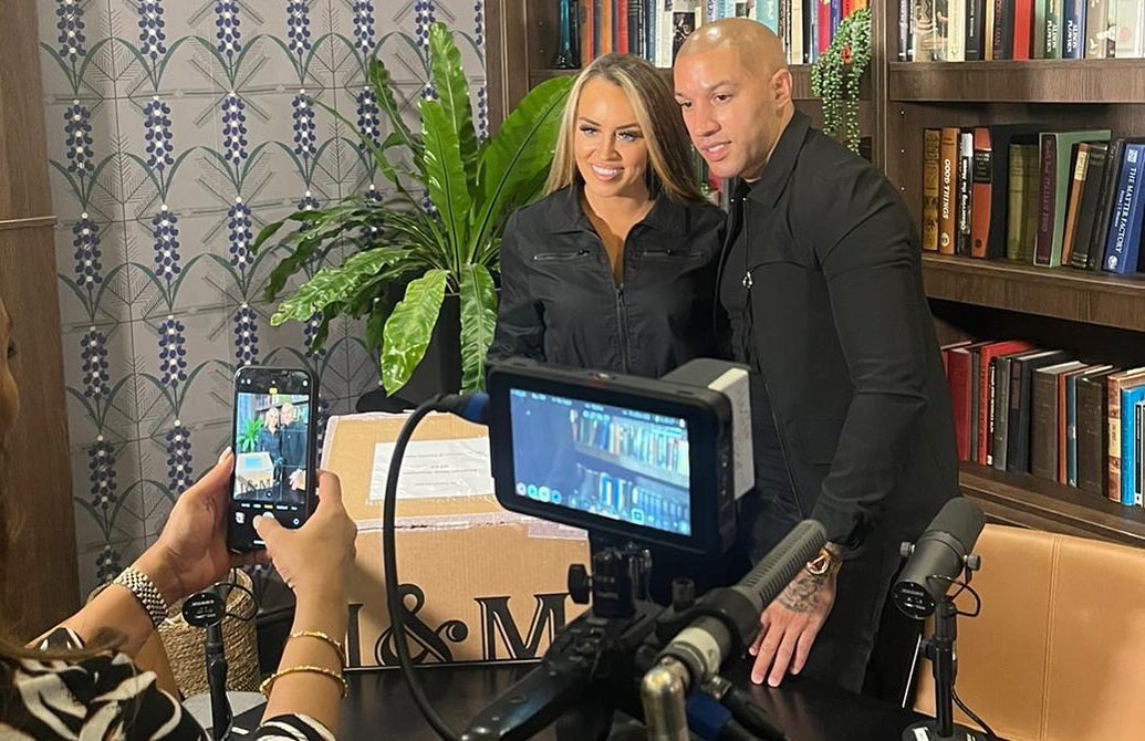 IAmDanielJ's tweet photo. Sat down today with the Lovely #thinkingdeepa for the Brand New PODCAST show.
Amazing Energy & Show! This is an absolute must watch. First ever show as a couple with @michelleplatnum
🎥 https://t.co/ziyPLPAV56
#podcast #thinkingdeepa #podcaster #live https://t.co/WYypct0vZc