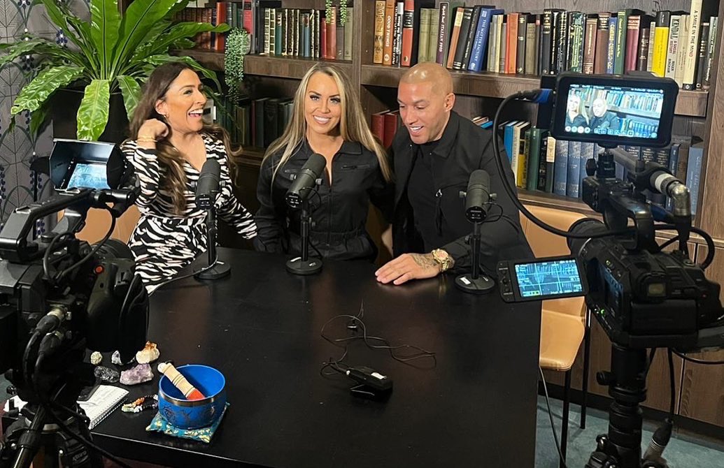 IAmDanielJ's tweet photo. Sat down today with the Lovely #thinkingdeepa for the Brand New PODCAST show.
Amazing Energy & Show! This is an absolute must watch. First ever show as a couple with @michelleplatnum
🎥 https://t.co/ziyPLPAV56
#podcast #thinkingdeepa #podcaster #live https://t.co/WYypct0vZc