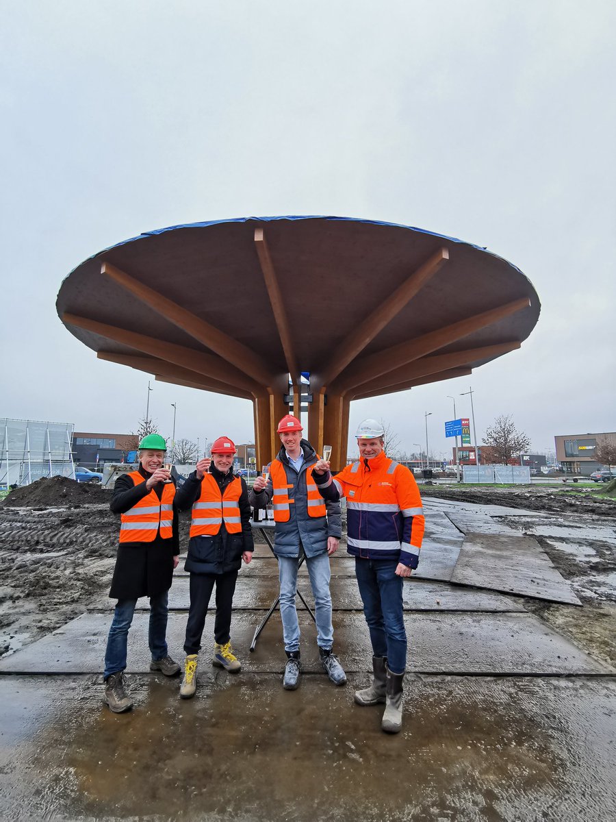 #FoutainFuel kiest voor milieuvriendelijke brandstof &amp; kiest voor bouwmateriaal dat hier naadloos op aansluit. <a href="/DeGrootVrmshp/">De Groot Vroomshoop</a> bouwt bewust met hout. Fountain Fuel doet dat ook - dat is een perfecte basis voor een succesvolle en duurzame samenwerking. (Note: we proosten met 0.0%)