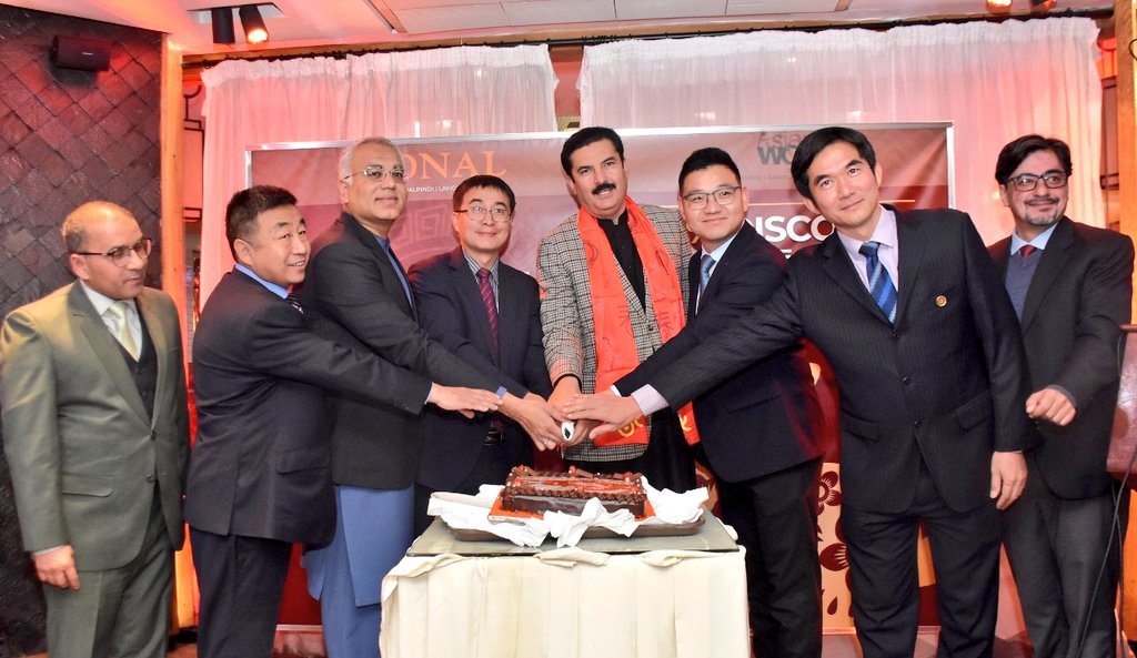 fkkundi's tweet photo. میں اسلام آباد میں @AsianWokPK کے زیر اہتمام چینی سال نو کی تقریب میں شامل ہوا۔ @CathayPak کے مندوبین سے ملاقات کی۔ چین اور پاکستان ہمیشہ دوستی اور بھائی چارے کا خاص رشتہ رکھتے ہیں۔ https://t.co/G15qX1TfWU