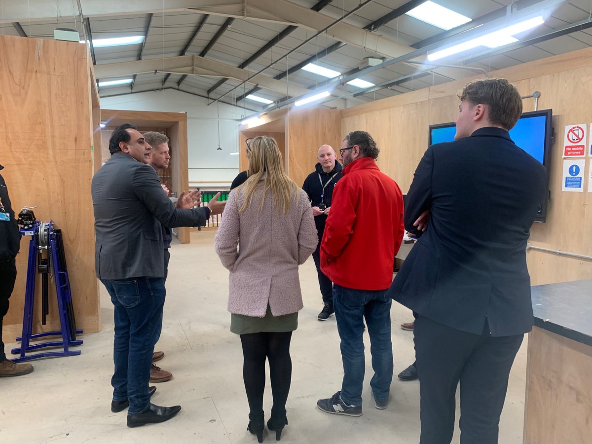 KCEmployers's tweet photo. Today we hosted our first Green and Future Skills Employers Forum event in partnership with @WYCColleges at our Brunel Construction Centre.

Thank you to @WeAreBigRed @cityandguilds Employment and Skills Service @KirkleesCouncil @ilkehomes and MJ Gleeson #GreenWY https://t.co/75S0NWbuVb
