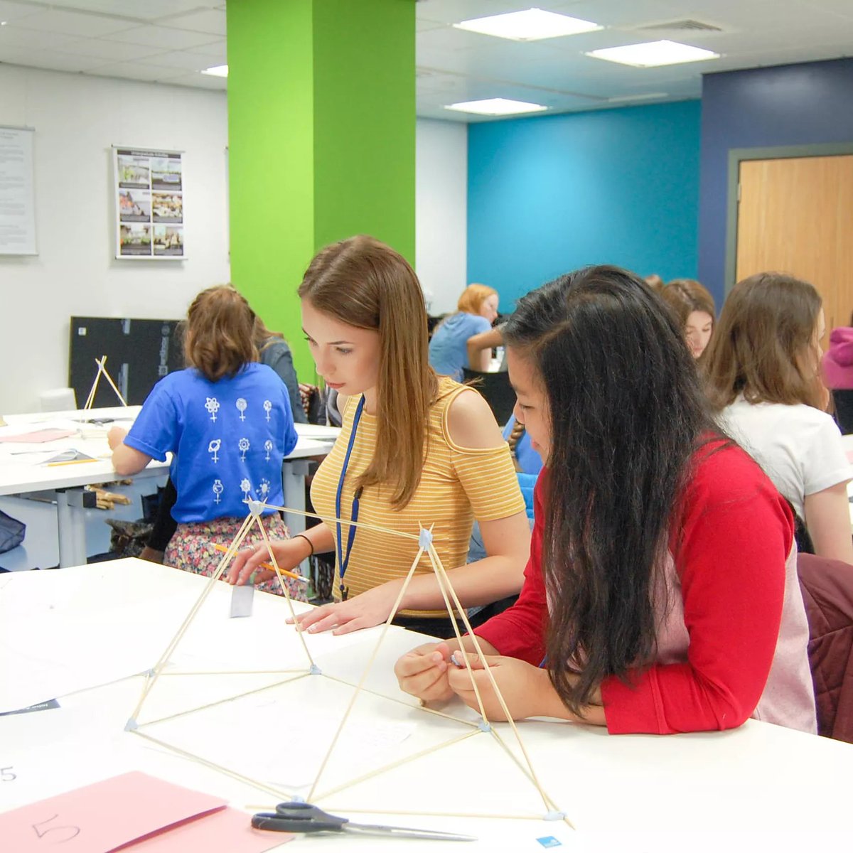 📢 CALLING ALL FUTURE FEMALE ENGINEERS! In June, we'll be hosting our 'Engineering the Future for Girls' programme to help inspire the next generation of #female #engineers.

S3 girls in Scottish secondary schools can apply for one of the 100 places at strath.ac.uk/engineering/ou…
