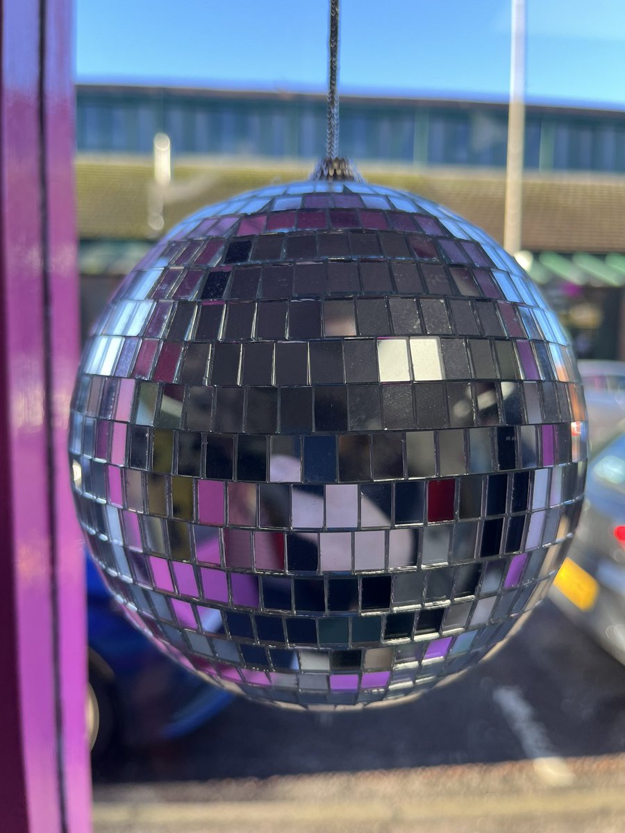 AmandaFBelfast's tweet image. I called into see the @AWBelfast babes. You should check out their Winetavern Street #swapshop #showsomelove #belfast