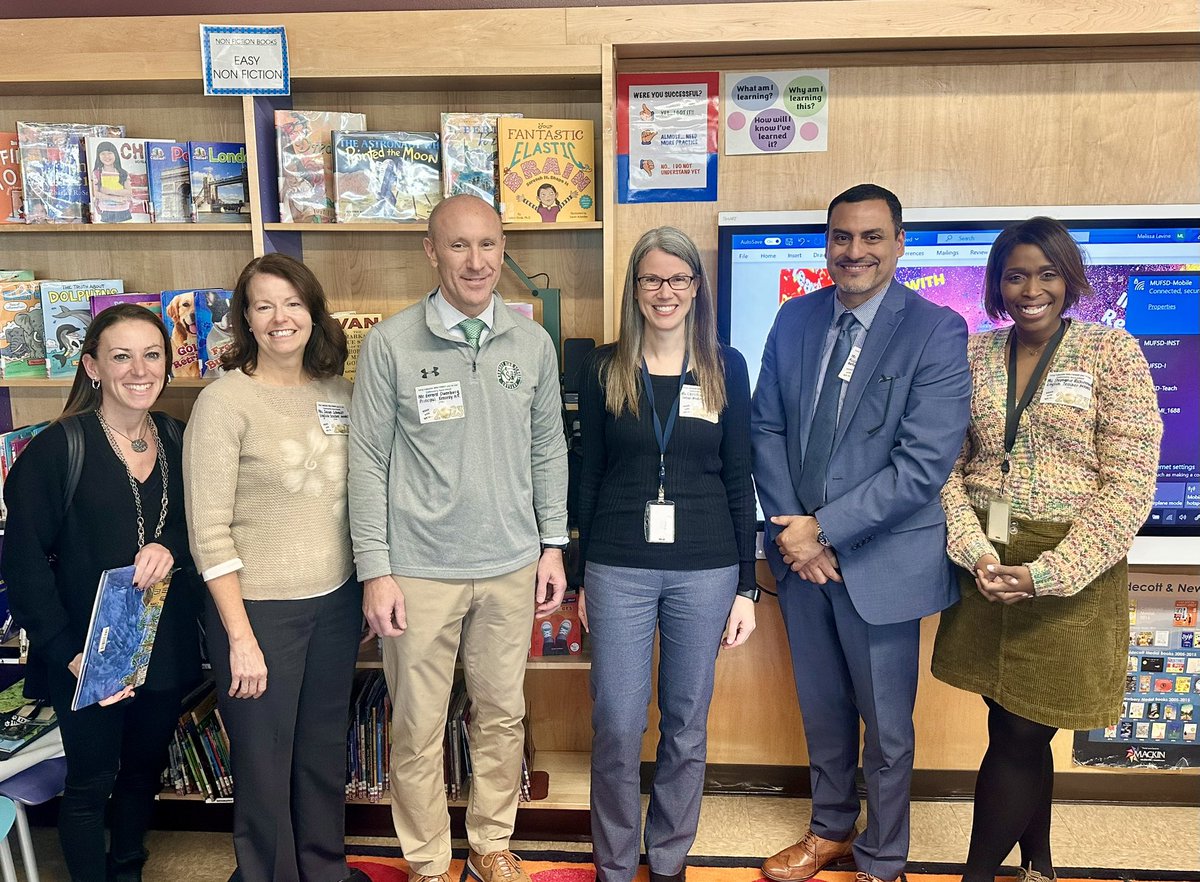 bmchsd's tweet photo. These community readers from Bellmore-Merrick attended a Lakeside PARP Week event to read to students in the @MerrickUFSD. Nice to connect with these future Rams and Cougars! https://t.co/S8lFcs3Yh0