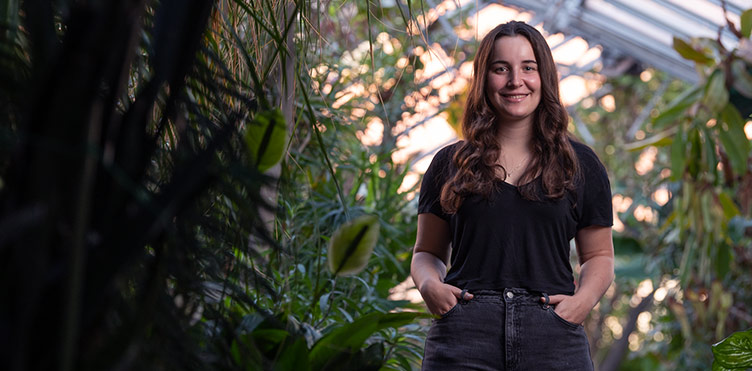 Lauren McGrath was in high school when she was a finalist at the Canada-Wide Science Fair. Now in her fourth year, Lauren’s research is breaking new ground &amp; winning accolades beyond <a href="/UNB/">UNB</a>.  Read how donors create opportunities for students like Lauren.  bit.ly/3HiOdZp