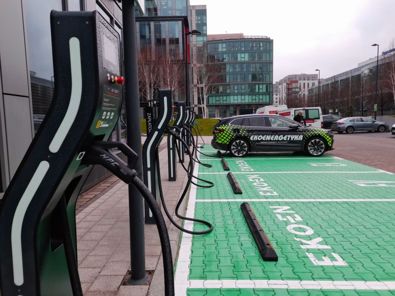 electricfelix's tweet image. Should open next week... #testingtesting #Warszawa Over 1MW total, 
3x350kW and some others I don&apos;t know at what rate... yet ;-)