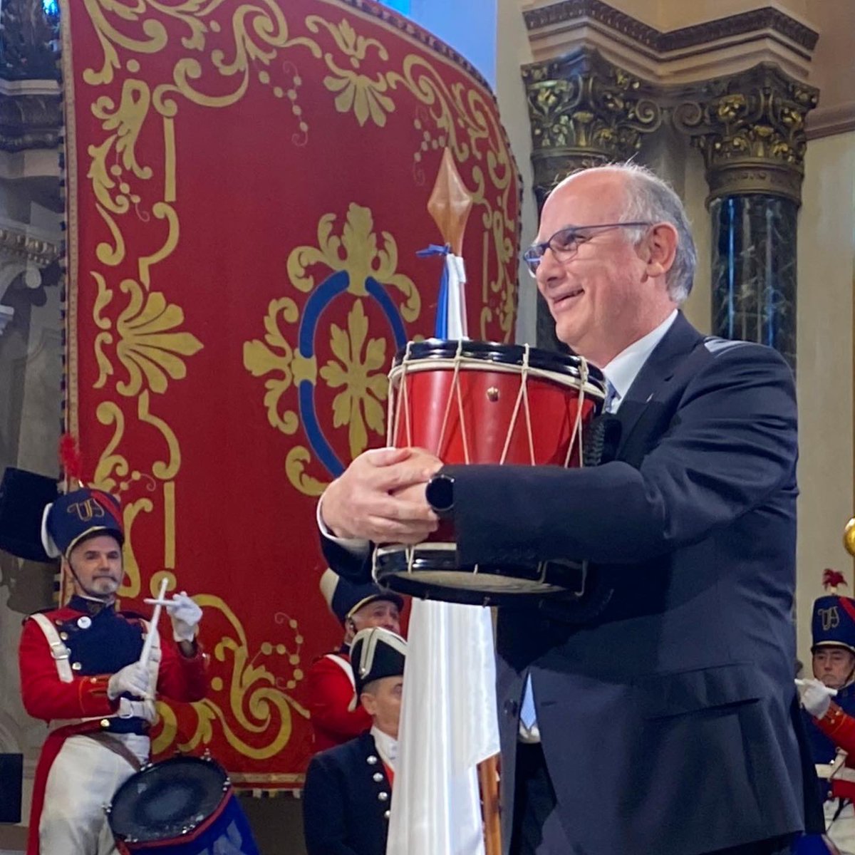 Inigolaizola's tweet photo. Zorionak Javier García Cogorro! alma mater de @ViralgenVC, tambor de oro 2023 de #Donostia #SanSebastián, merecido reconocimiento a un ejemplo de apuesta por la #ciencia con un enfoque humanista. Gracias por elegir nuestra ciudad y apostar por cambiar el mundo desde aquí. https://t.co/hi5qZCwhwA