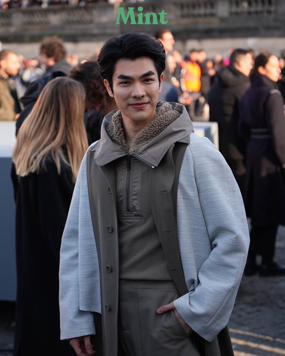 rocklotusyeon's tweet photo. Que 2023 soit pour vous l’année de toutes les réussites : réussite professionnelle, réussite personnelle

PHAKPHUM FOR DIOR

#MilexDiorWinter2023 https://t.co/ZwXIjpPsZY
