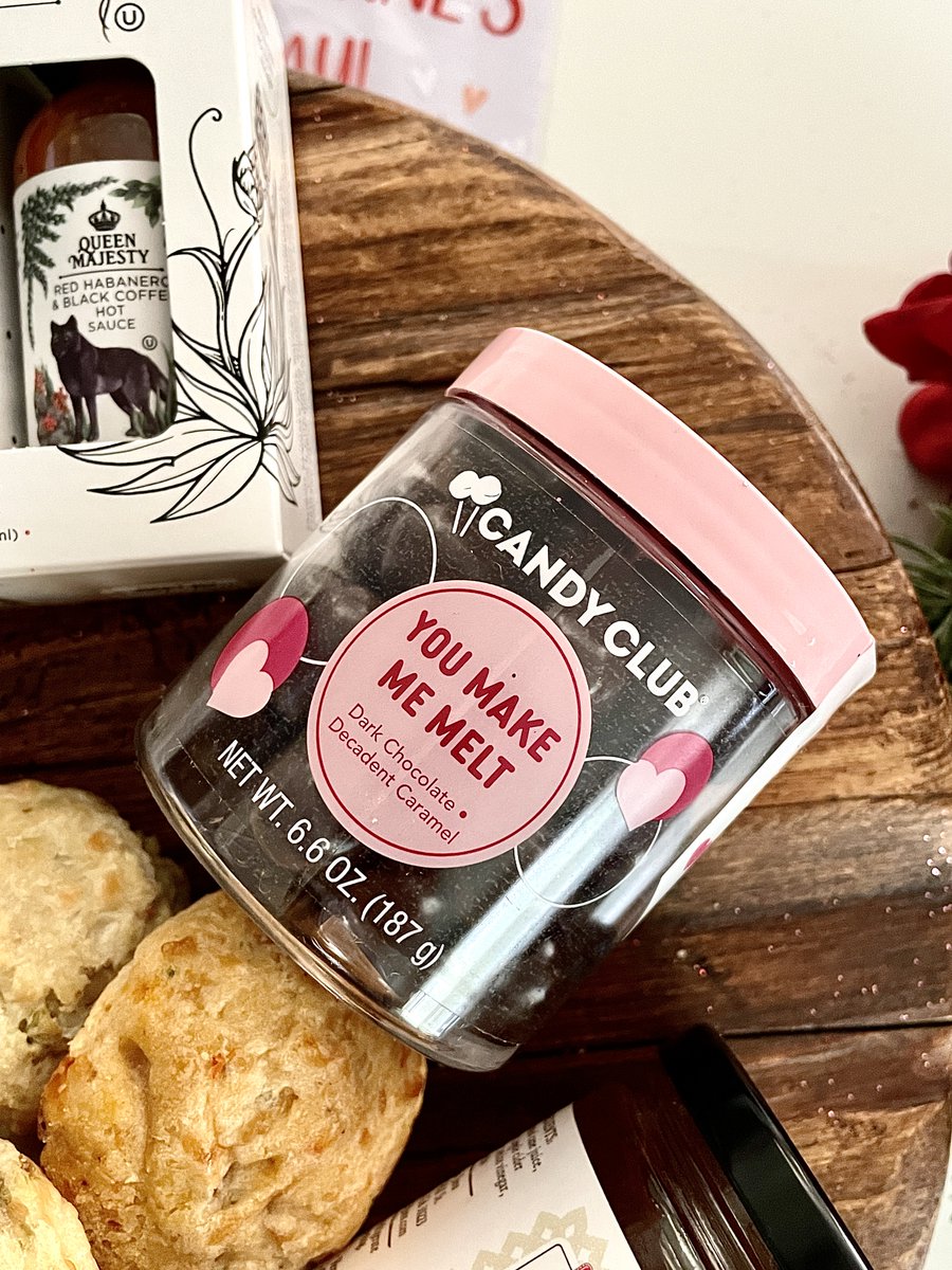 ❓🎁 Did you know that Every Valentine's Day Package comes with a FREE gift (Candy Club's "You Make Me Melt" Chocolate Covered Caramels) and ships FREE?

➡️➡️➡️ sevensistersscones.com/collections/vd…

 #scone #scones #sconesandcream #sconesofinstagram #sconesrecipe #valentines #valentinesday
