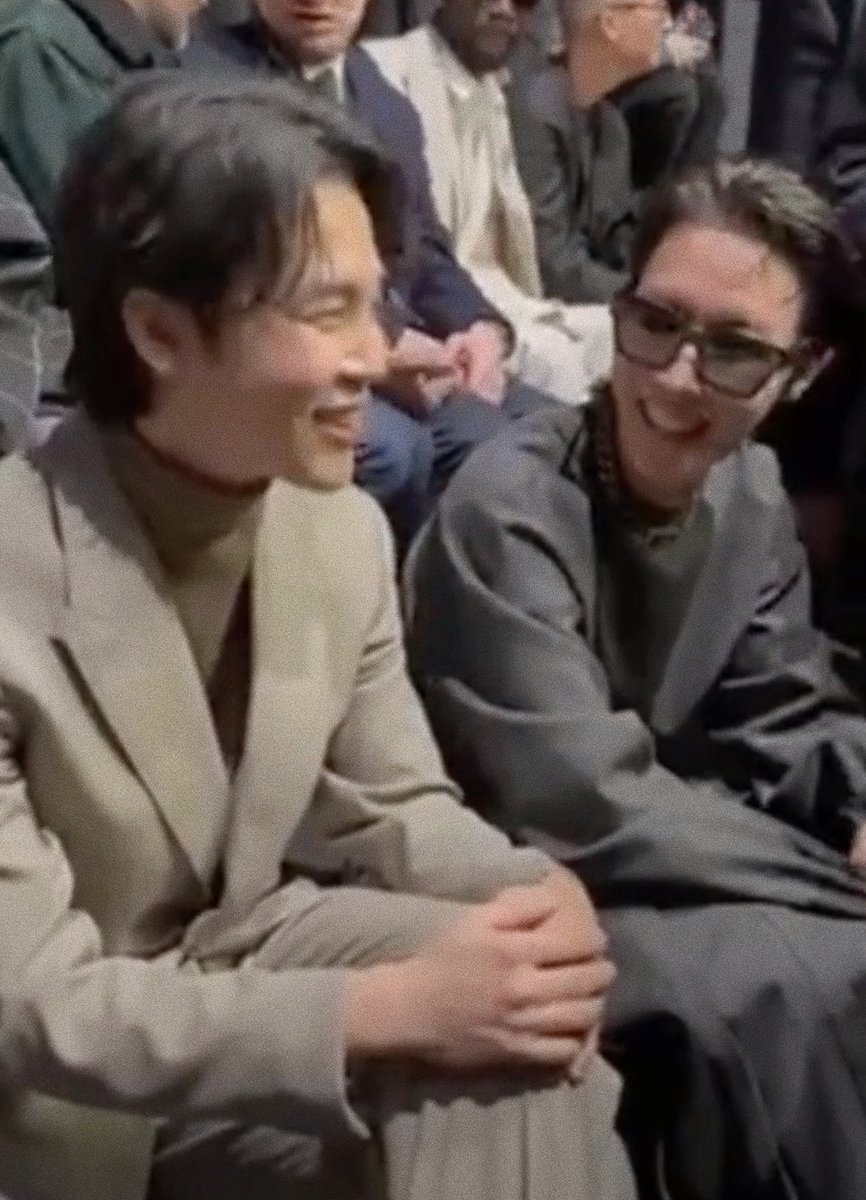 sugatradamus's tweet photo. JUST LOOK AT THEIR SMILES https://t.co/1habcGL7YX