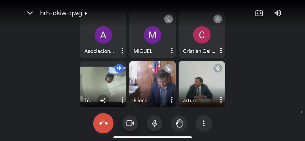 AMRANTOF's tweet photo. El día de ayer se realizó la primera reunión 2023 de directorio de nuestra asociación de forma presencial y Online,donde se cerraron  importantes acuerdos para lo que será este nuevo año por parte de nuestros ediles y concejales. @GOREAntofagasta @Muni_MariaElena @MuniSierraGorda https://t.co/3cdkBO6Lsl
