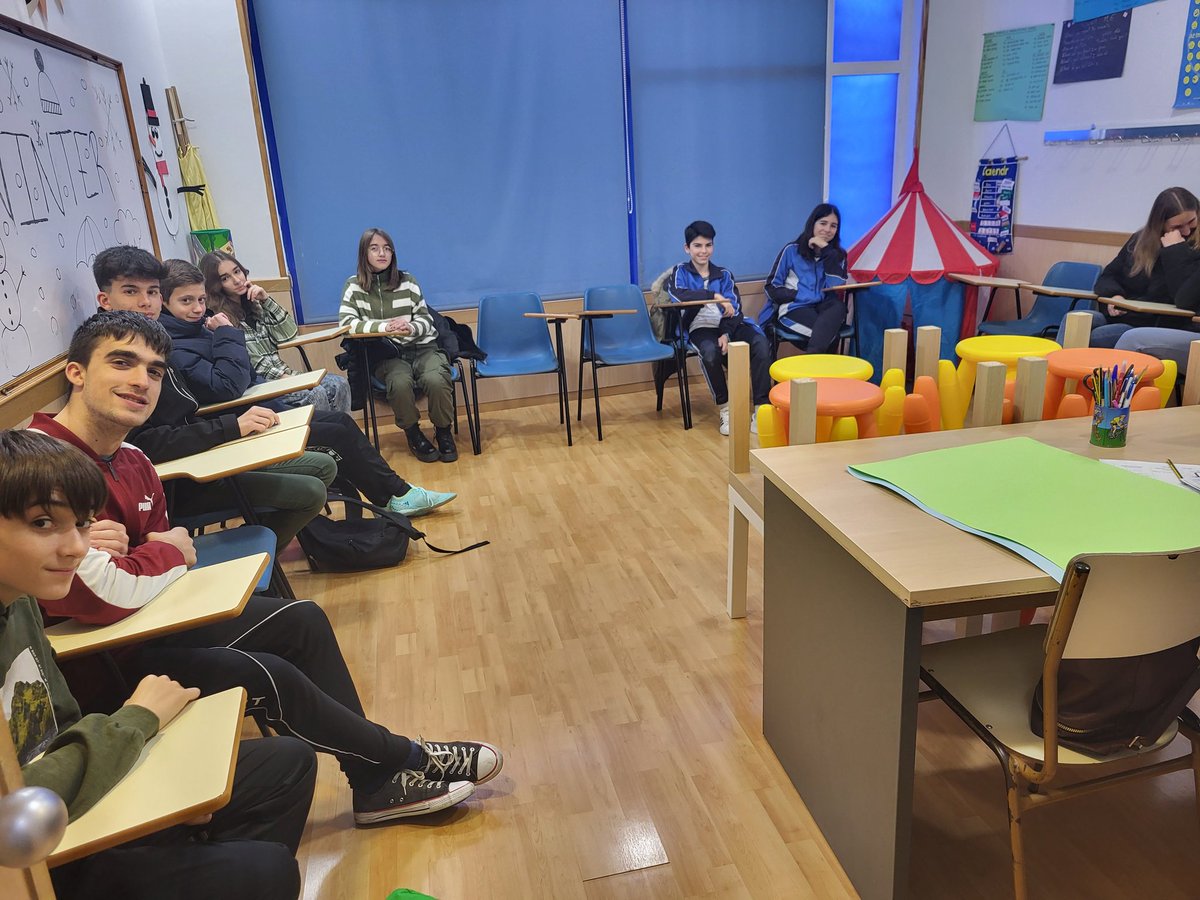 PilarCentre's tweet image. B1Listening Class!
#b1listening #extraclasses #workinghard #pilarsenglishcentre #englishlanguageacademy #englishasasecondlanguage #listeningtips