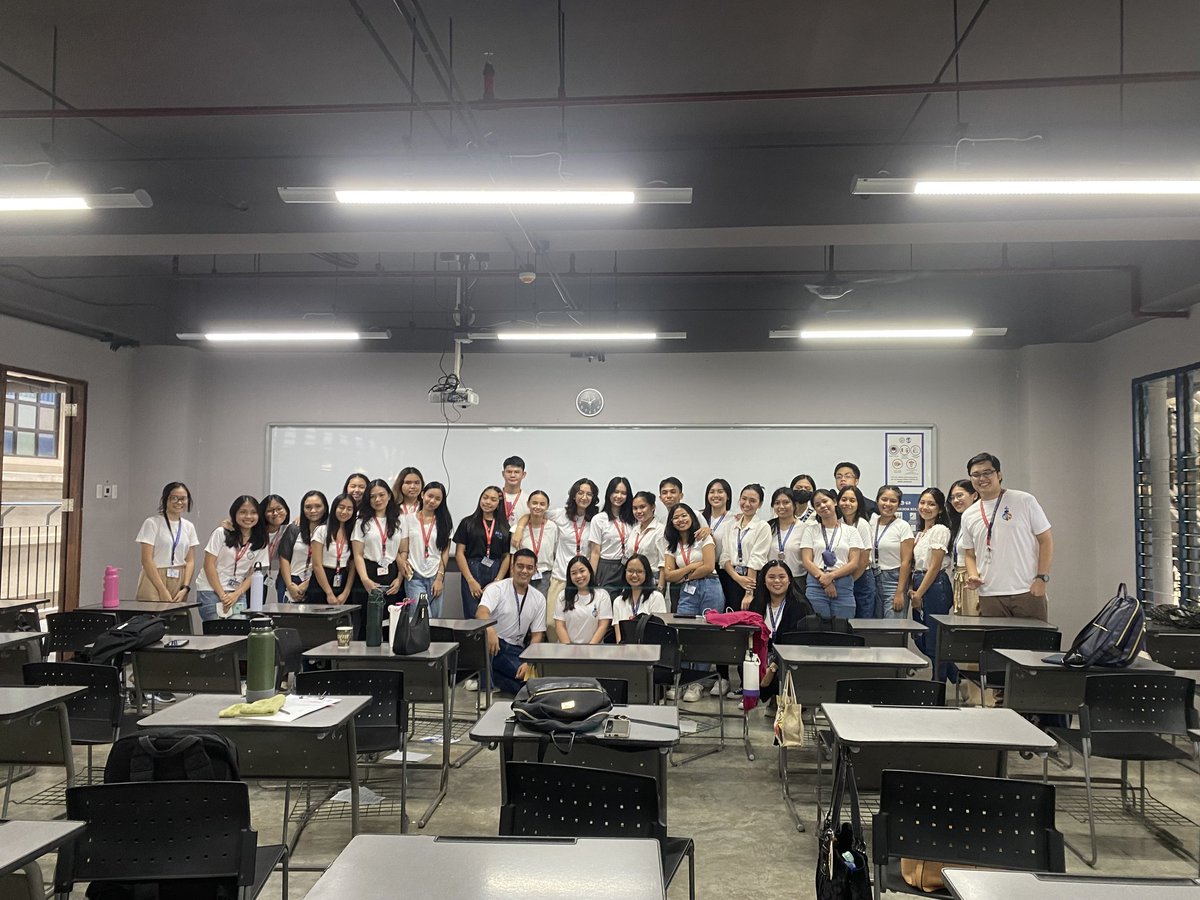 addushspml's tweet photo. LOOK | PFL &amp; PML's 2nd face to face meeting.

HAPPY TO SEE YOU PEERS!🤍💙 https://t.co/y24286HW3V